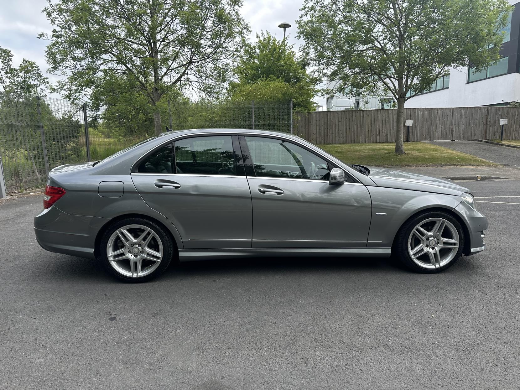 Mercedes-Benz C Class 2.1 C220 CDI BlueEfficiency Sport Saloon 4dr Diesel G-Tronic+ Euro 5 (s/s) (170 ps)