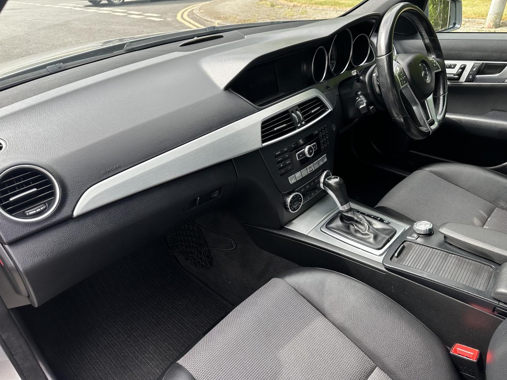Mercedes-Benz C Class 2.1 C220 CDI BlueEfficiency Sport Saloon 4dr Diesel G-Tronic+ Euro 5 (s/s) (170 ps)