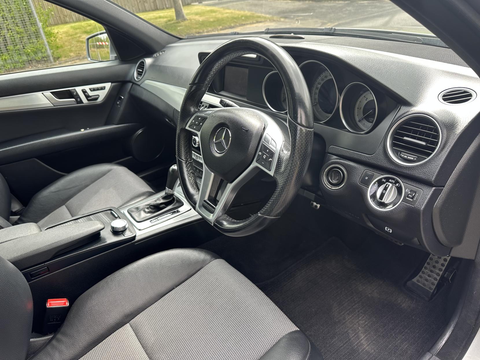 Mercedes-Benz C Class 2.1 C220 CDI BlueEfficiency Sport Saloon 4dr Diesel G-Tronic+ Euro 5 (s/s) (170 ps)