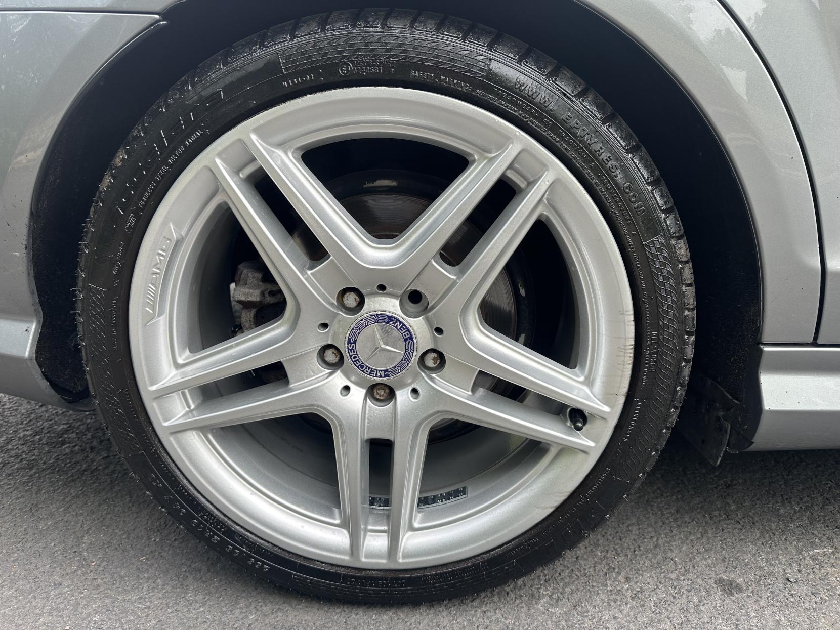 Mercedes-Benz C Class 2.1 C220 CDI BlueEfficiency Sport Saloon 4dr Diesel G-Tronic+ Euro 5 (s/s) (170 ps)