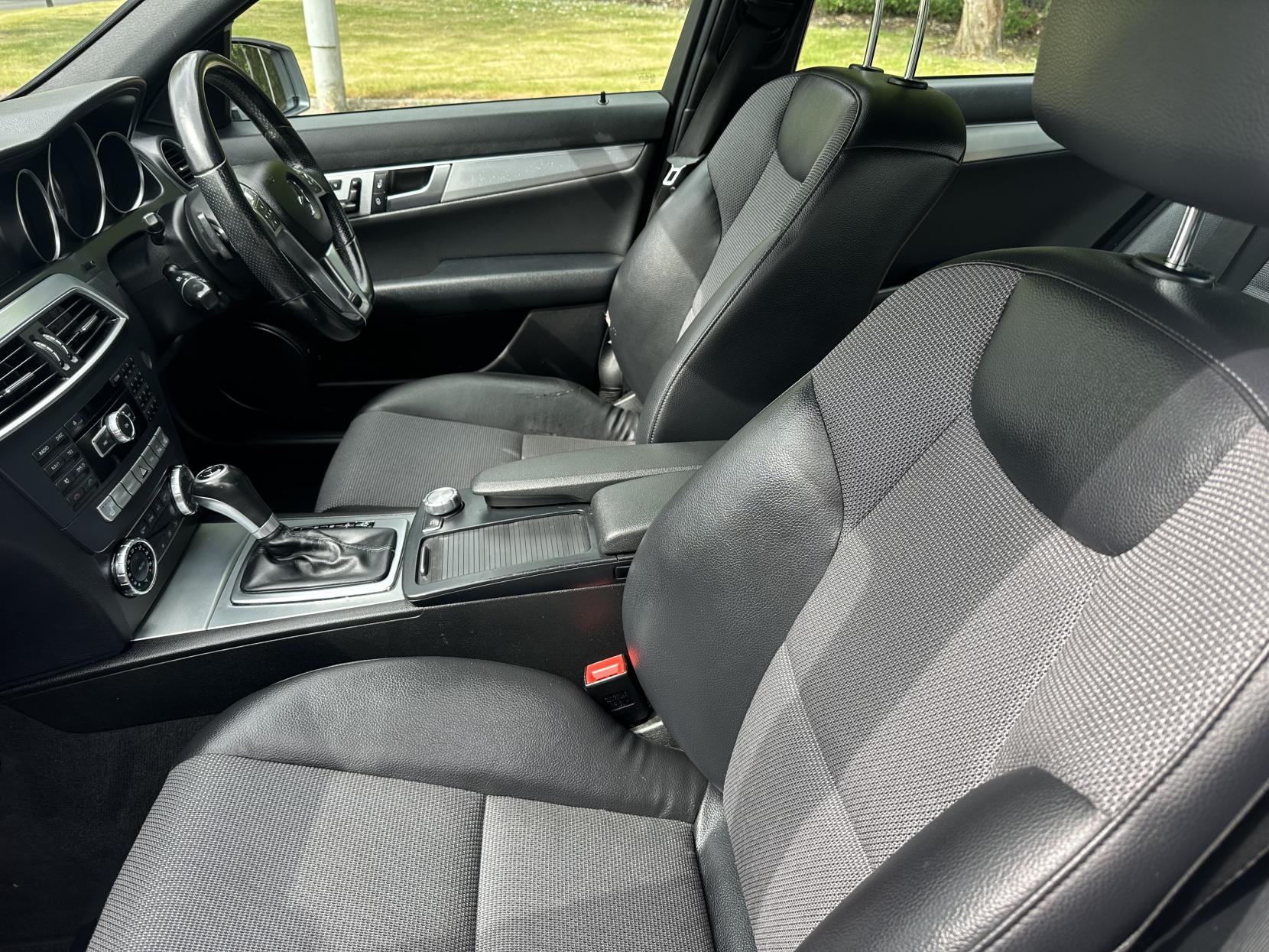 Mercedes-Benz C Class 2.1 C220 CDI BlueEfficiency Sport Saloon 4dr Diesel G-Tronic+ Euro 5 (s/s) (170 ps)