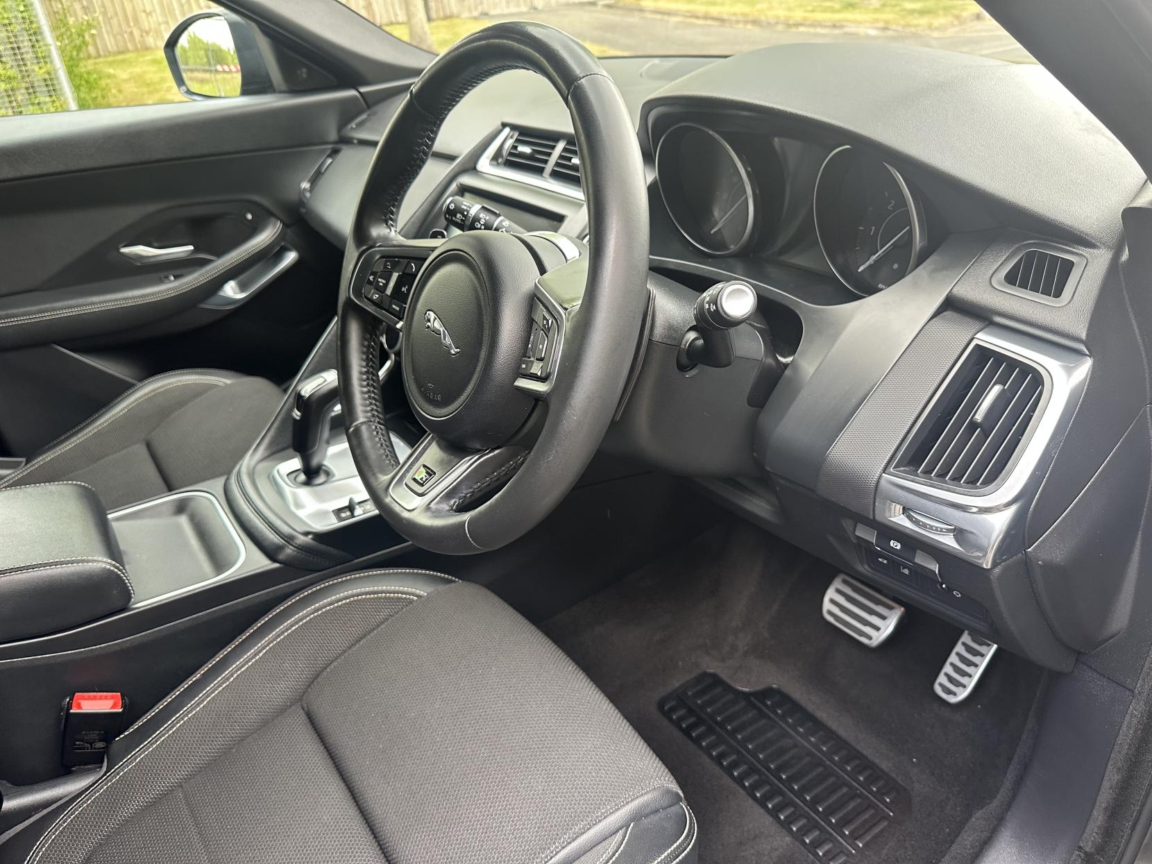 Jaguar E-PACE 2.0 D180 R-Dynamic SUV 5dr Diesel Auto AWD Euro 6 (s/s) (180 ps)