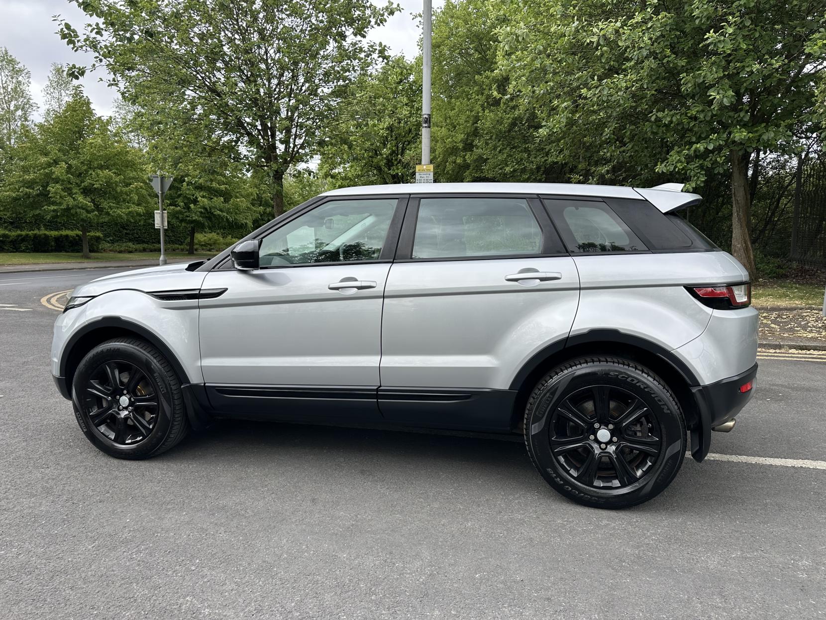 Land Rover Range Rover Evoque 2.0 TD4 SE Tech SUV 5dr Diesel Manual 4WD Euro 6 (s/s) (180 ps)