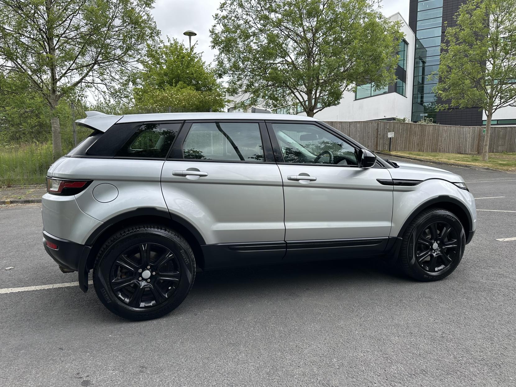 Land Rover Range Rover Evoque 2.0 TD4 SE Tech SUV 5dr Diesel Manual 4WD Euro 6 (s/s) (180 ps)