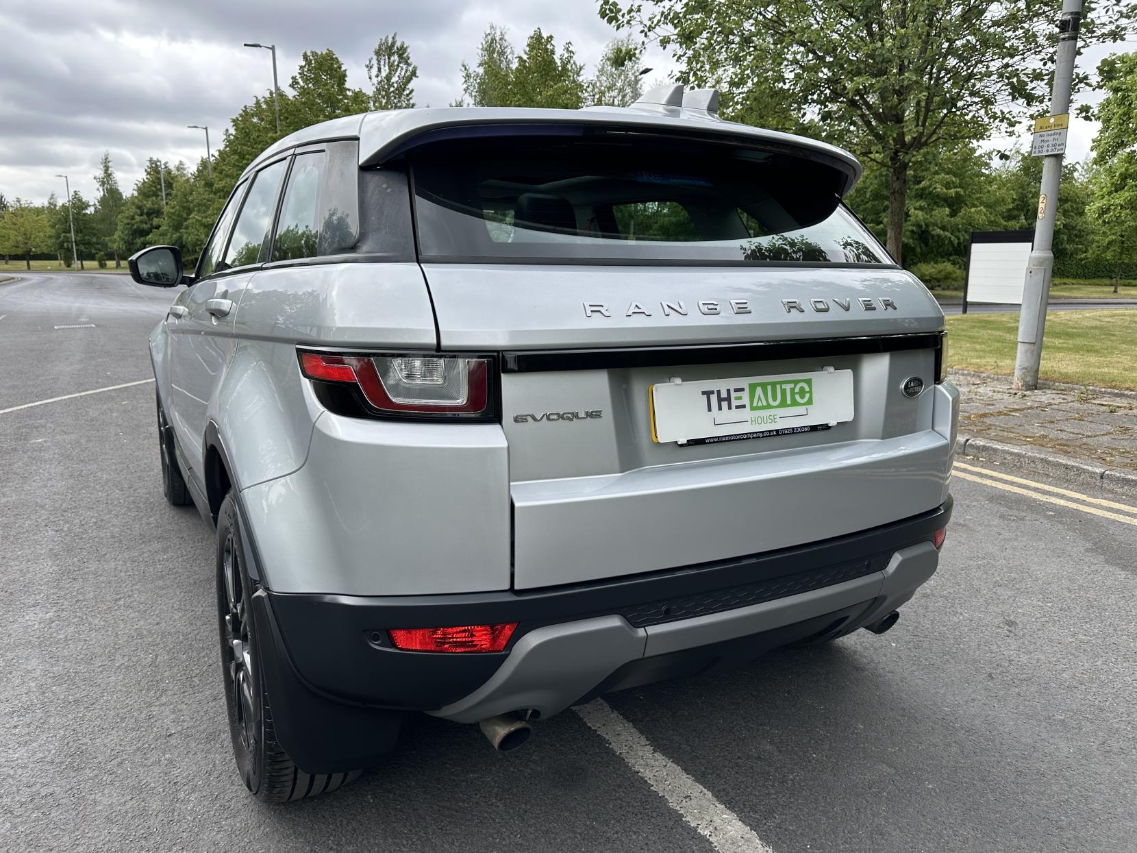 Land Rover Range Rover Evoque 2.0 TD4 SE Tech SUV 5dr Diesel Manual 4WD Euro 6 (s/s) (180 ps)