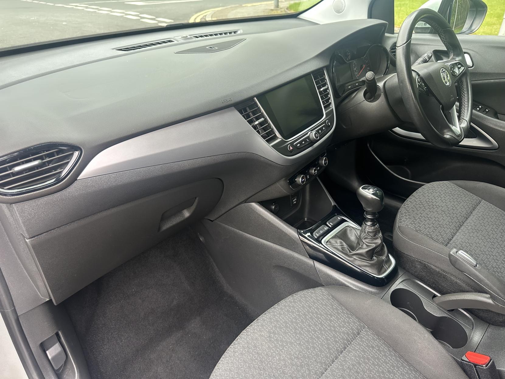 Vauxhall Crossland X 1.2 Turbo ecoTEC GPF SE Nav SUV 5dr Petrol Manual Euro 6 (s/s) (110 ps)