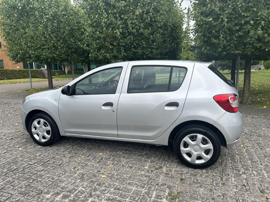 Dacia SANDERO DIESEL HATCHBACK 1.5 AMBIANCE DCI 5DR Manual