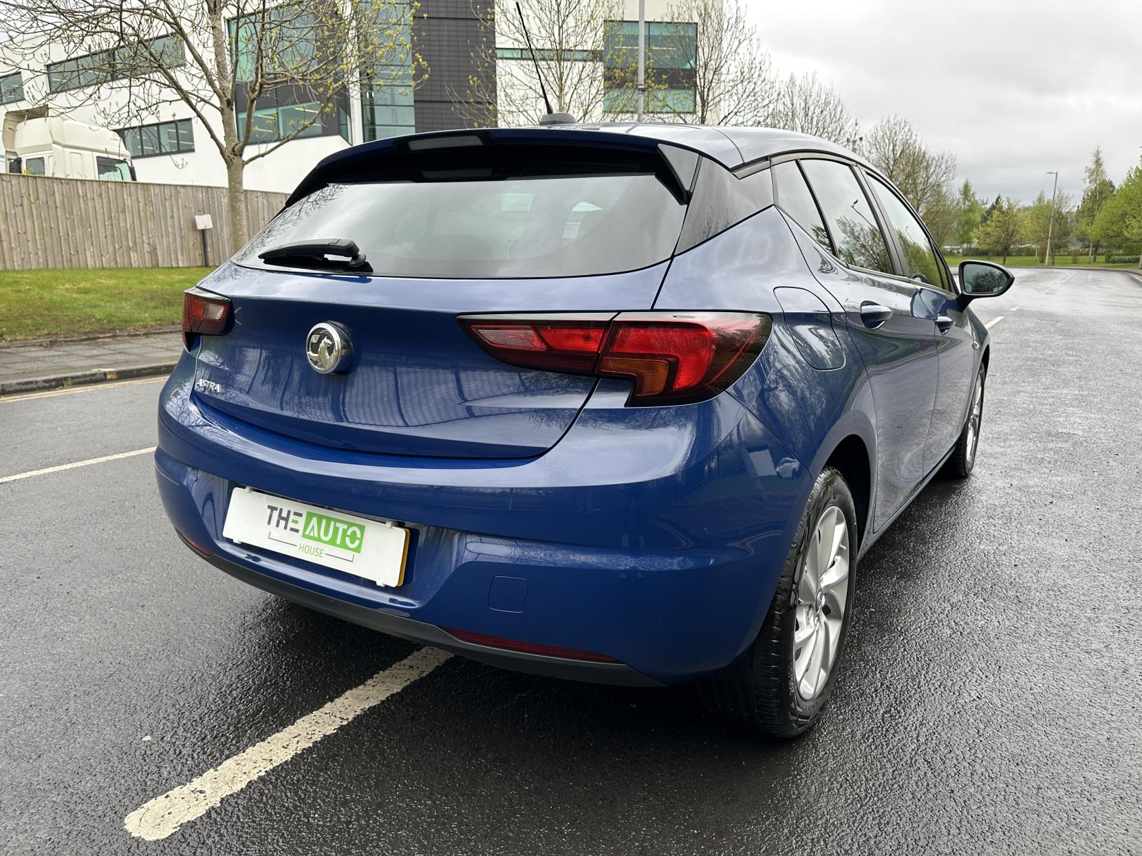 Vauxhall Astra 1.5 Turbo D Business Edition Nav Hatchback 5dr Diesel Manual Euro 6 (s/s) (105 ps)