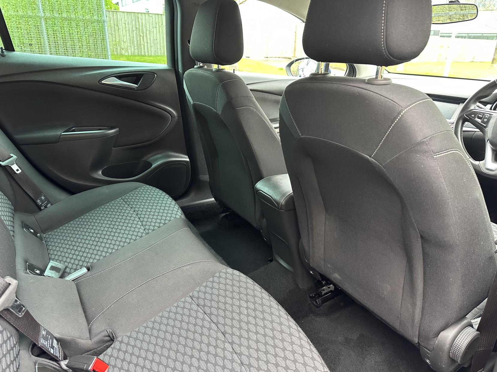 Vauxhall Astra 1.5 Turbo D Business Edition Nav Hatchback 5dr Diesel Manual Euro 6 (s/s) (105 ps)