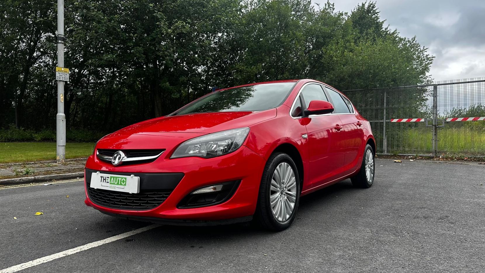 Vauxhall Astra 1.4i Excite Hatchback 5dr Petrol Manual Euro 6 (100 ps)