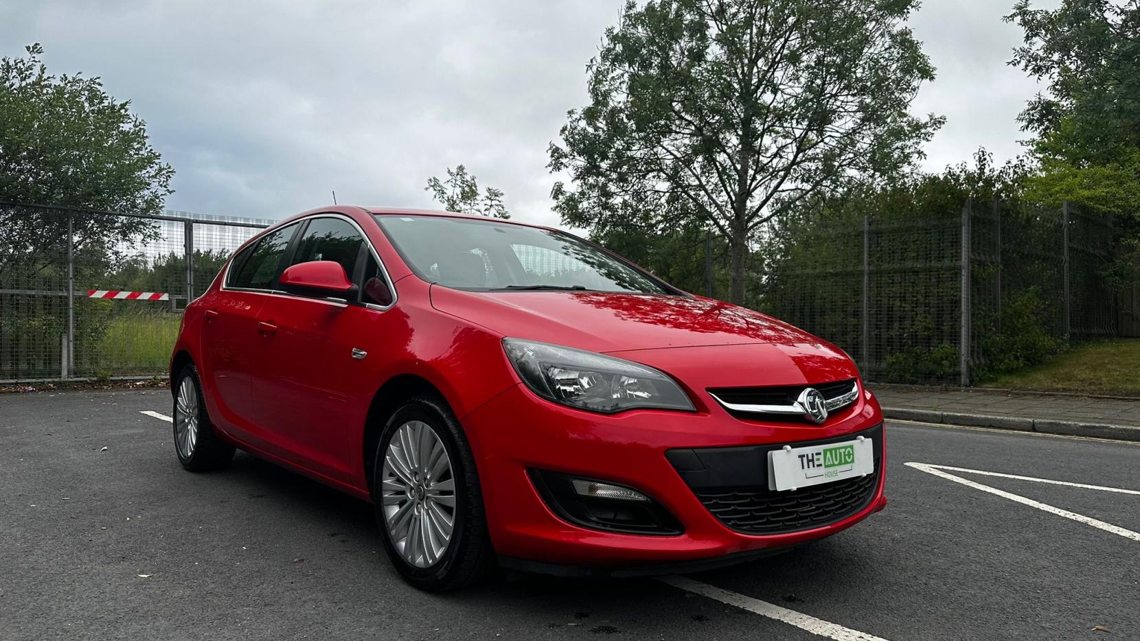 Vauxhall Astra 1.4i Excite Hatchback 5dr Petrol Manual Euro 6 (100 ps)
