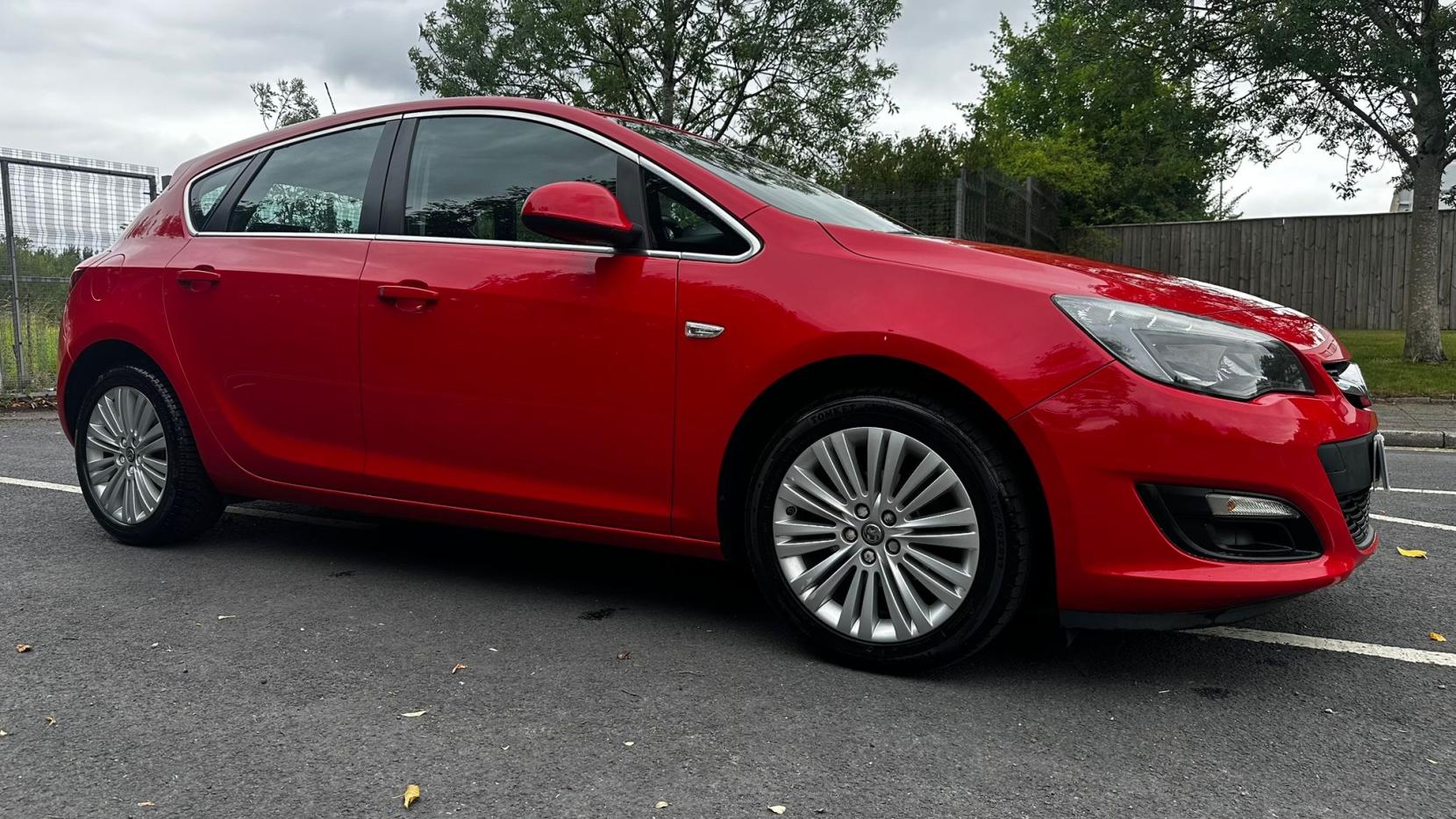 Vauxhall Astra 1.4i Excite Hatchback 5dr Petrol Manual Euro 6 (100 ps)