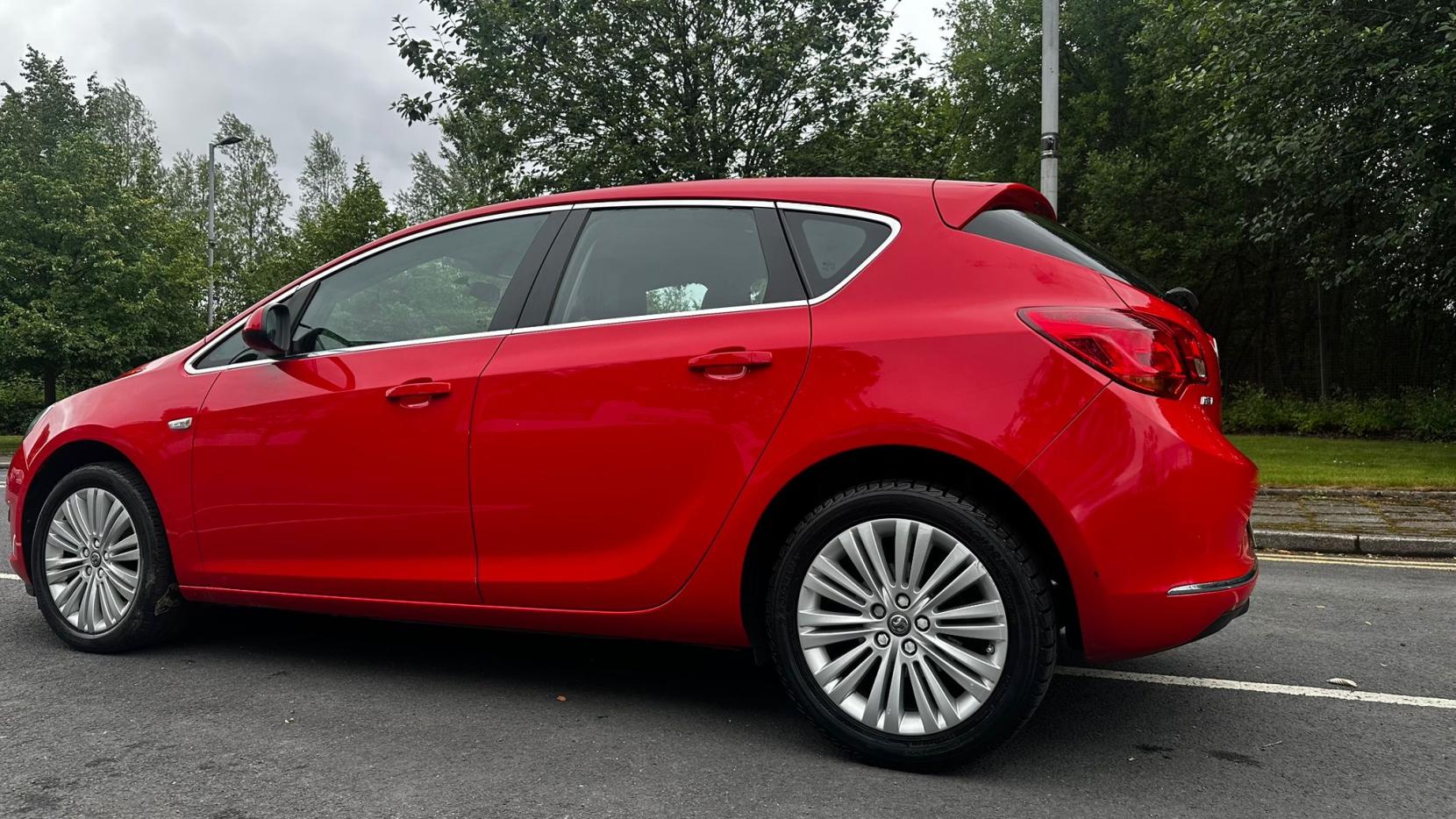 Vauxhall Astra 1.4i Excite Hatchback 5dr Petrol Manual Euro 6 (100 ps)