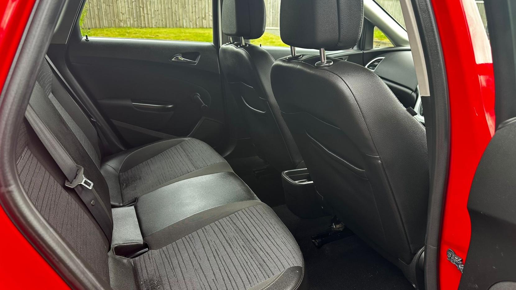 Vauxhall Astra 1.4i Excite Hatchback 5dr Petrol Manual Euro 6 (100 ps)