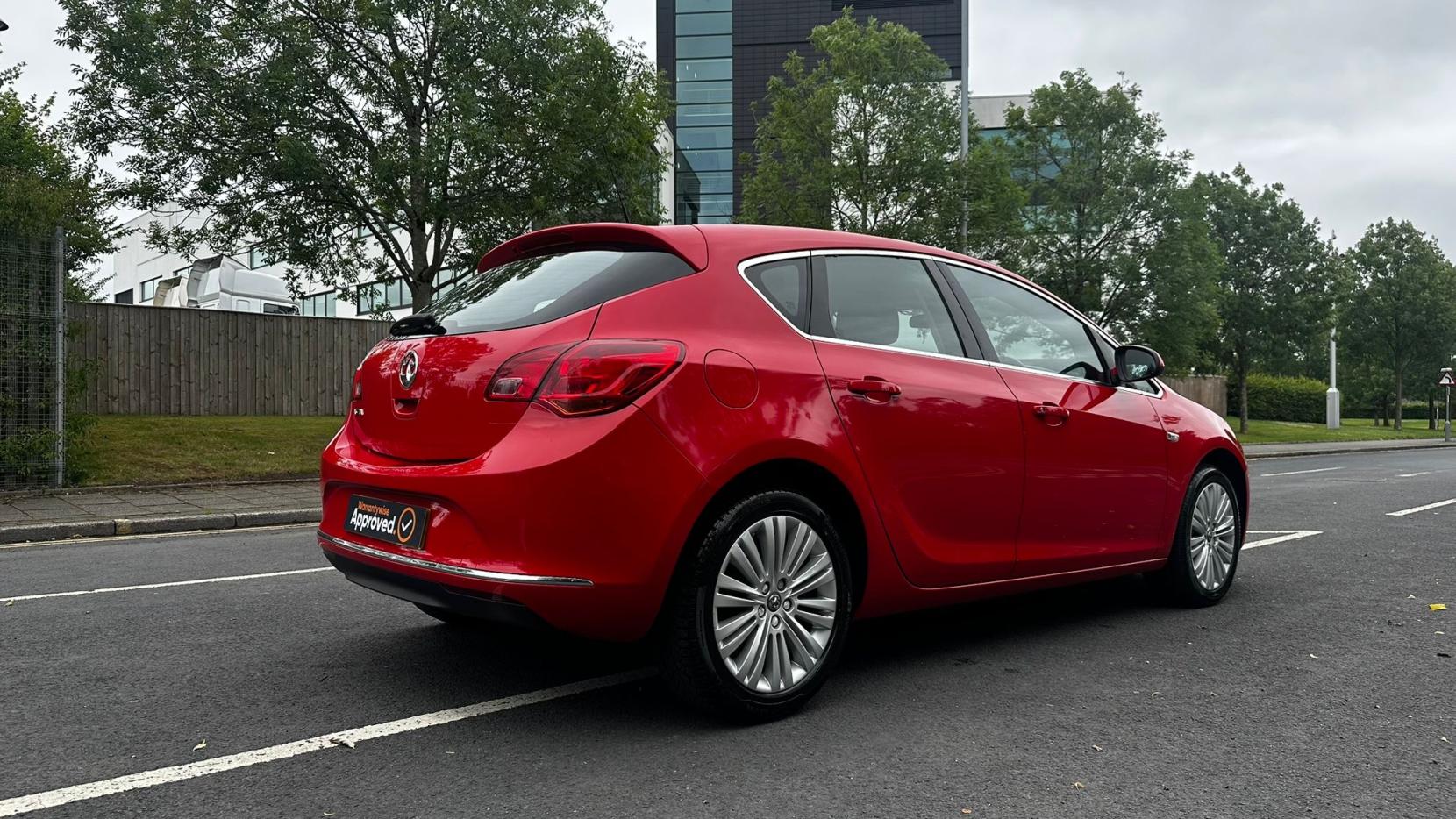 Vauxhall Astra 1.4i Excite Hatchback 5dr Petrol Manual Euro 6 (100 ps)