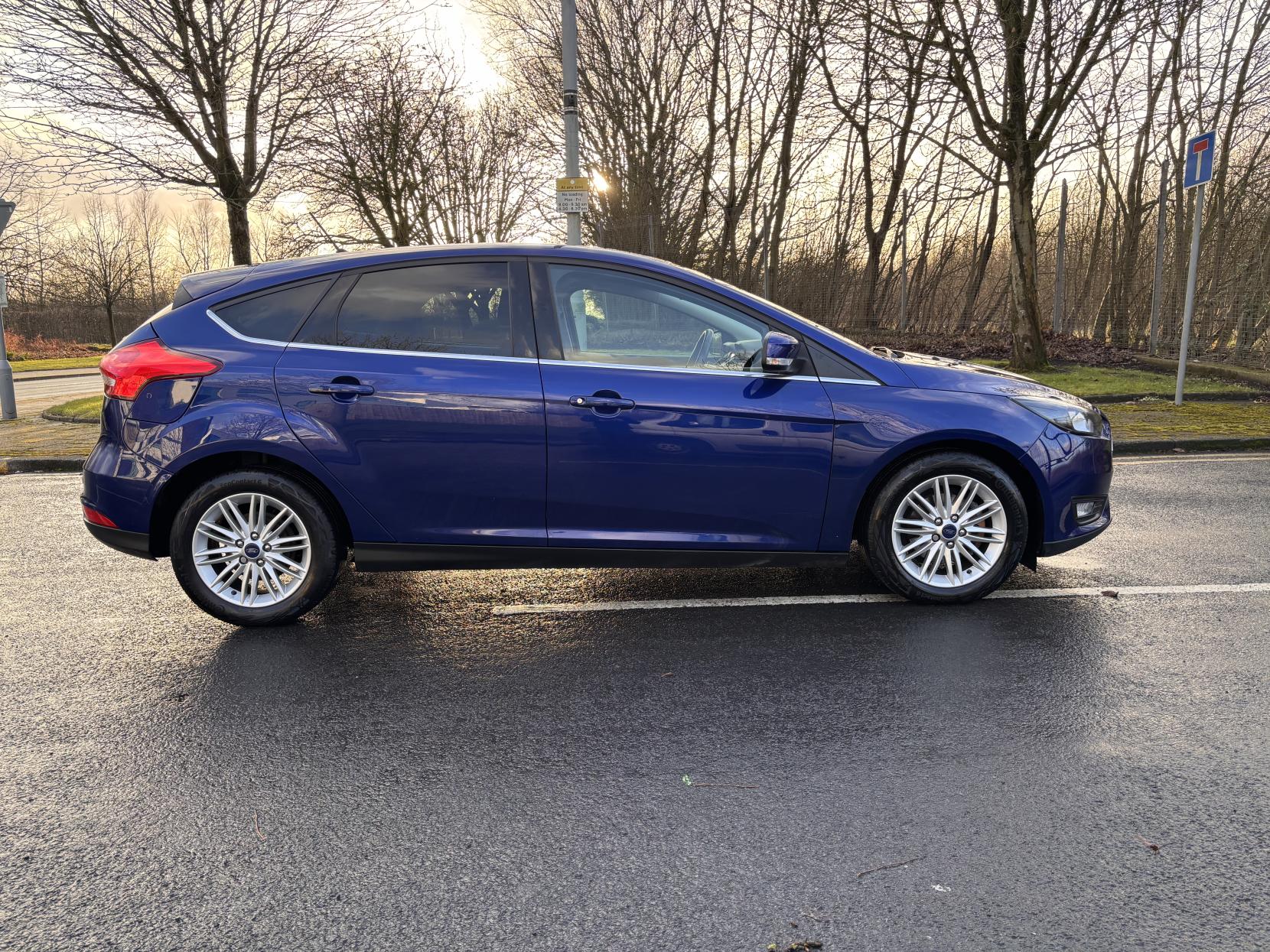 Ford Focus 1.0T EcoBoost Zetec Edition Hatchback 5dr Petrol Auto Euro 6 (s/s) (125 ps)