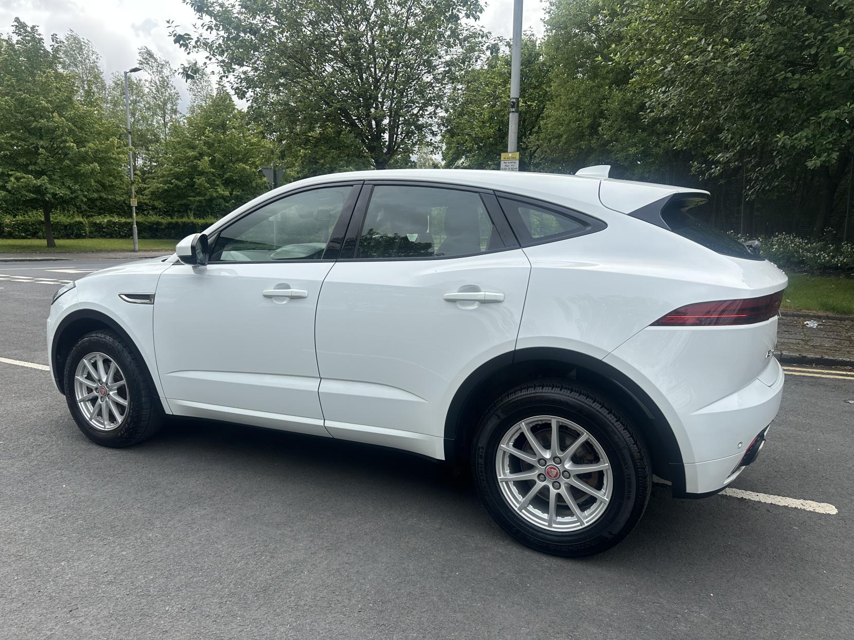 Jaguar E-PACE 2.0 D150 R-Dynamic SUV 5dr Diesel Manual Euro 6 (s/s) (150 ps)