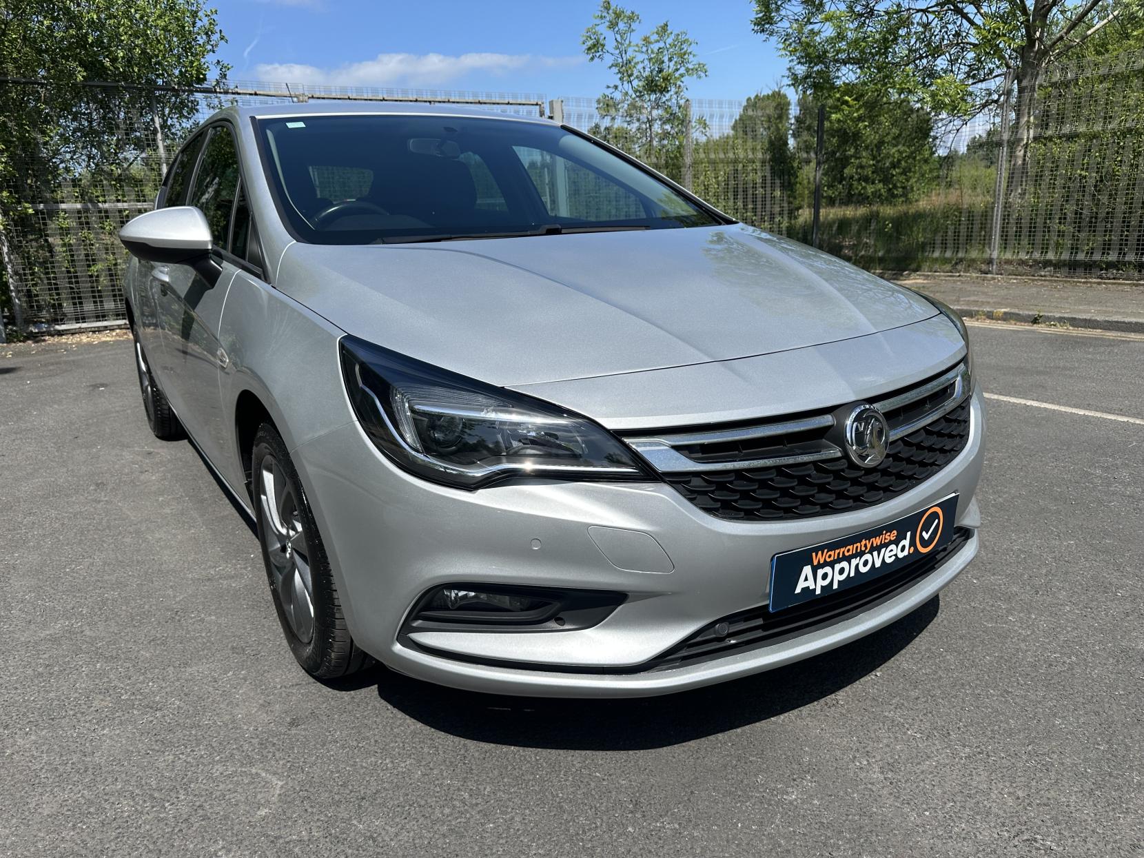 Vauxhall Astra 1.6 CDTi ecoTEC BlueInjection Tech Line Nav Hatchback 5dr Diesel Manual Euro 6 (s/s) (110 ps)