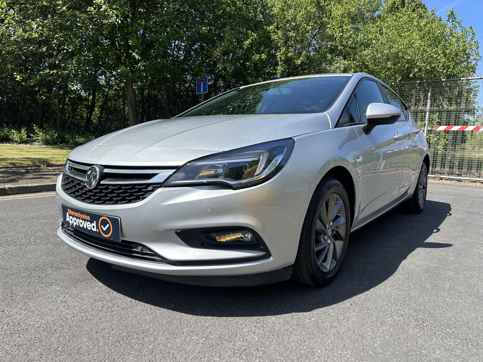 Vauxhall Astra 1.6 CDTi ecoTEC BlueInjection Tech Line Nav Hatchback 5dr Diesel Manual Euro 6 (s/s) (110 ps)