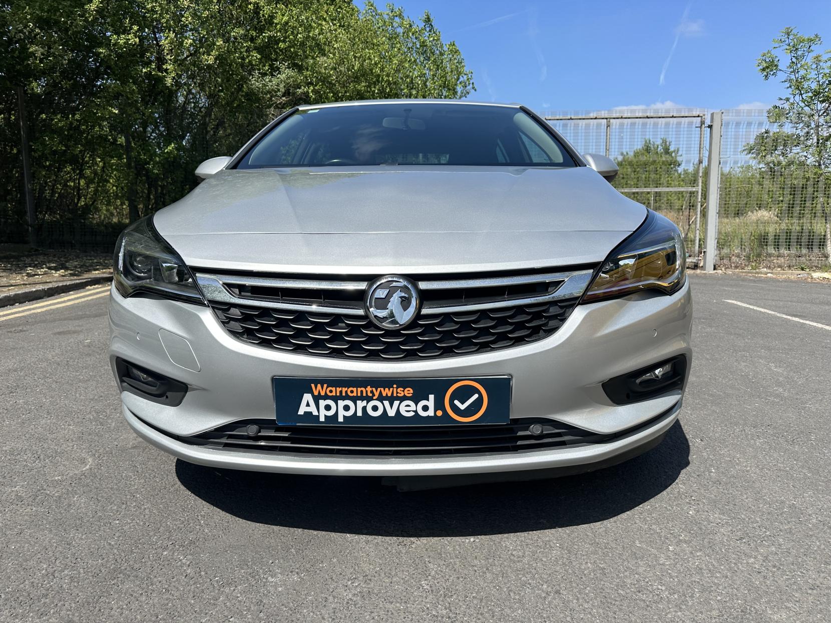Vauxhall Astra 1.6 CDTi ecoTEC BlueInjection Tech Line Nav Hatchback 5dr Diesel Manual Euro 6 (s/s) (110 ps)