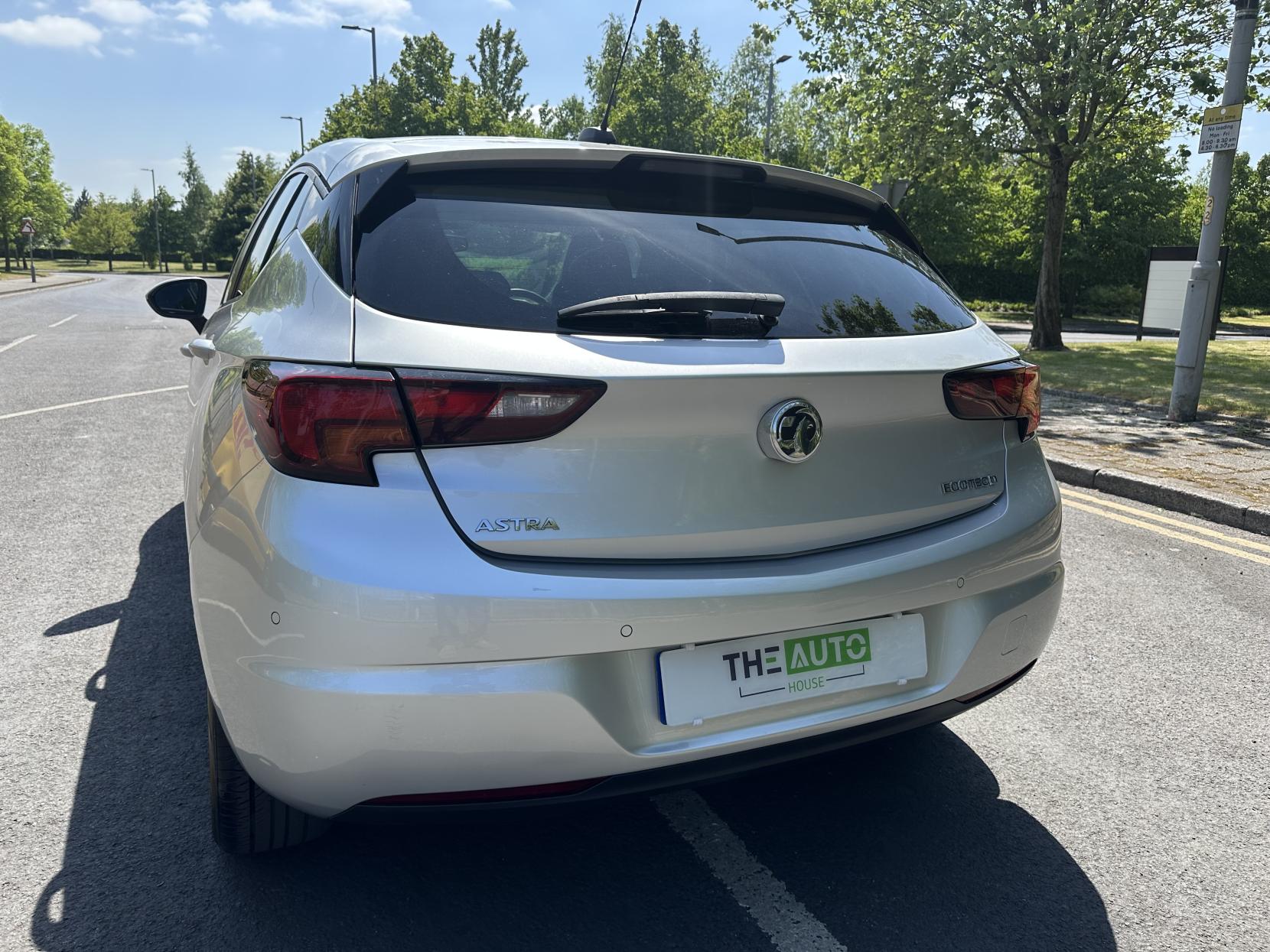 Vauxhall Astra 1.6 CDTi ecoTEC BlueInjection Tech Line Nav Hatchback 5dr Diesel Manual Euro 6 (s/s) (110 ps)