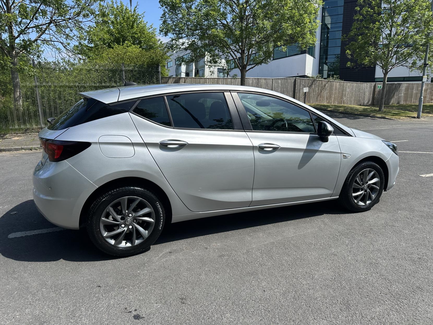 Vauxhall Astra 1.6 CDTi ecoTEC BlueInjection Tech Line Nav Hatchback 5dr Diesel Manual Euro 6 (s/s) (110 ps)