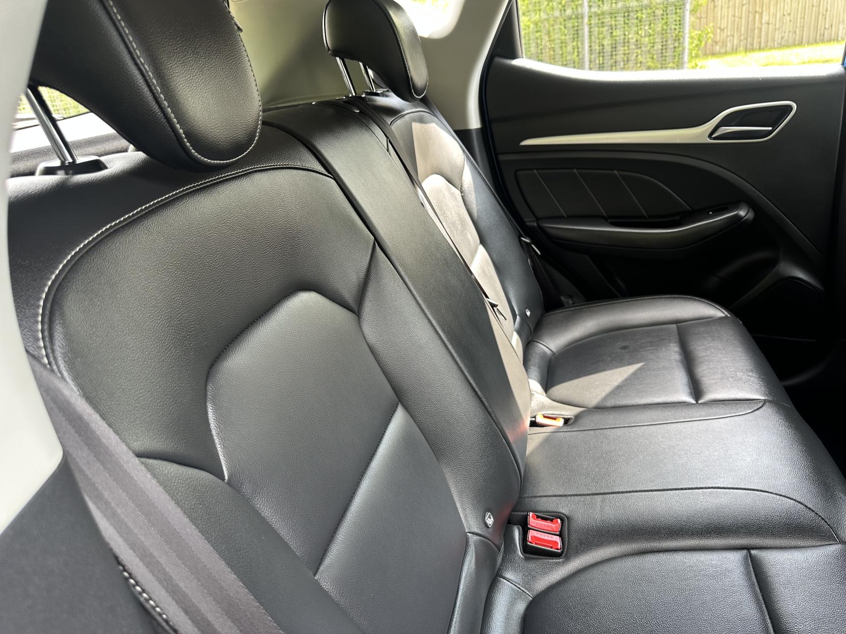 MG MG ZS 1.0 T-GDI Exclusive SUV 5dr Petrol Auto Euro 6 (111 ps)