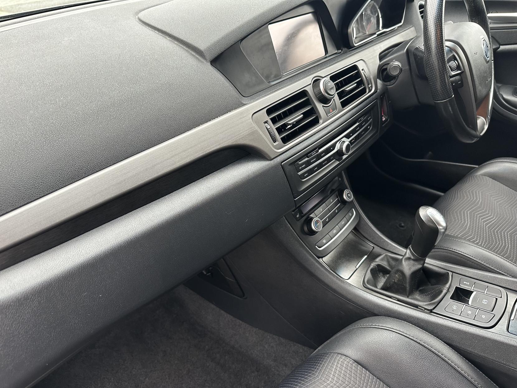 MG MG6 1.9 DTi Tech TL Hatchback 5dr Diesel Manual Euro 5 (s/s) (150 ps)