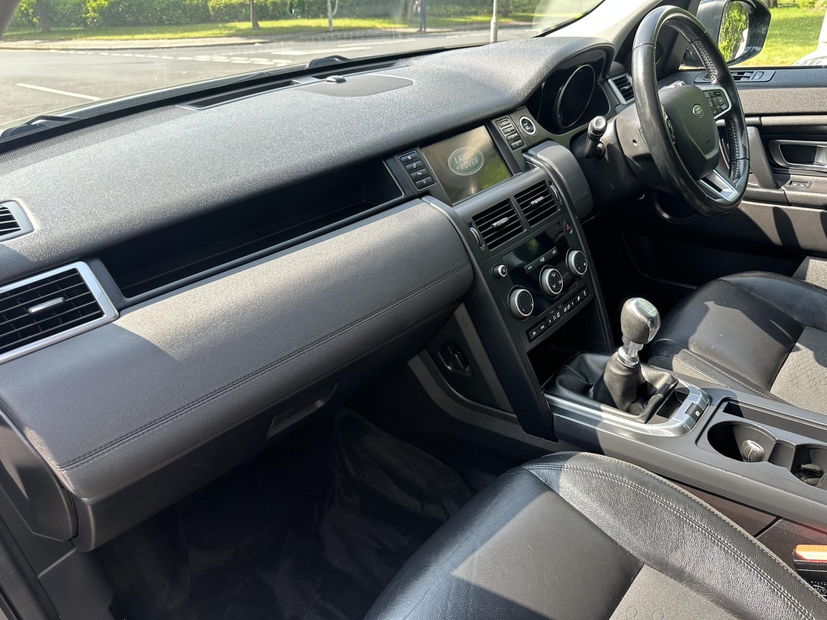 Land Rover Discovery Sport 2.0 TD4 Pure Edition SUV 5dr Diesel Manual 4WD Euro 6 (s/s) (5 Seat) (150 ps)