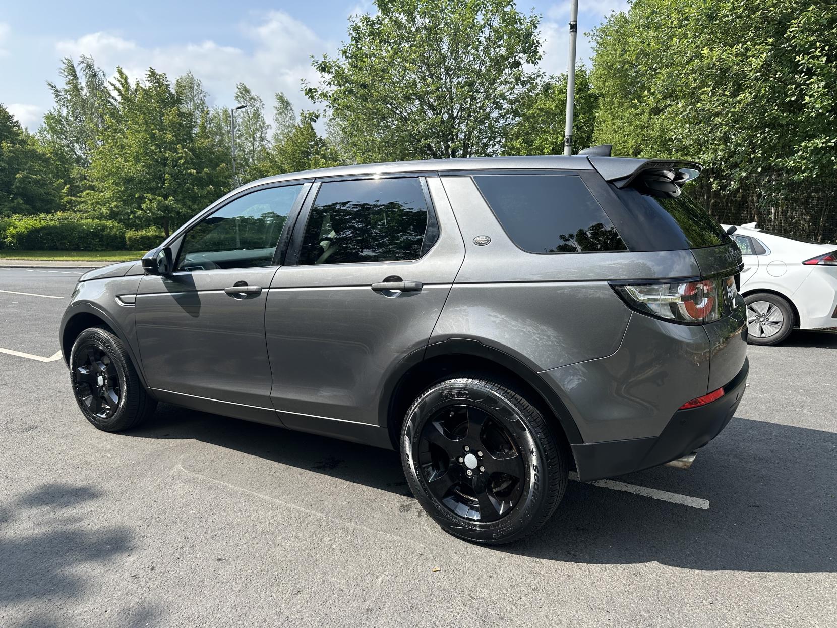 Land Rover Discovery Sport 2.0 TD4 Pure Edition SUV 5dr Diesel Manual 4WD Euro 6 (s/s) (5 Seat) (150 ps)