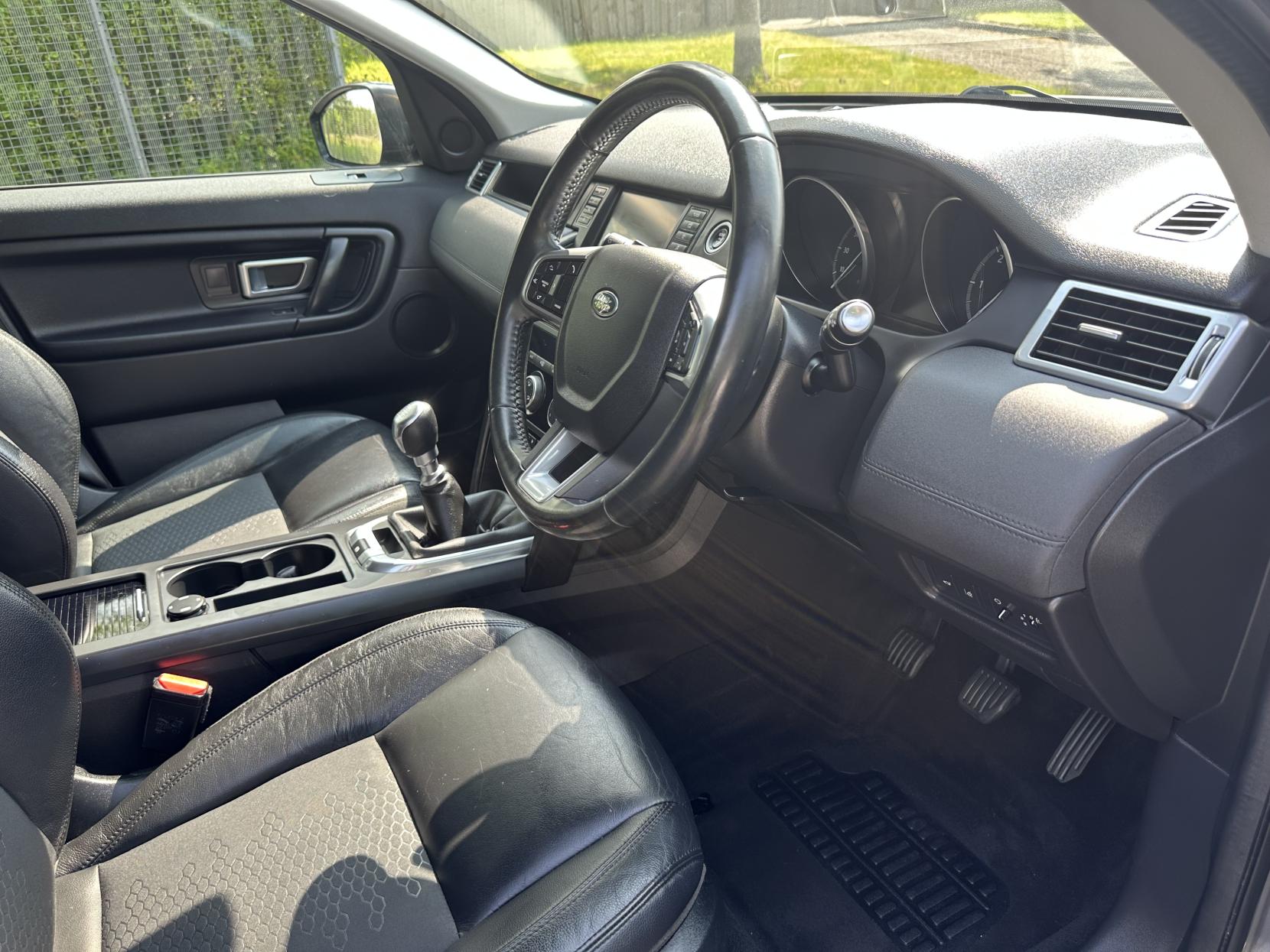 Land Rover Discovery Sport 2.0 TD4 Pure Edition SUV 5dr Diesel Manual 4WD Euro 6 (s/s) (5 Seat) (150 ps)
