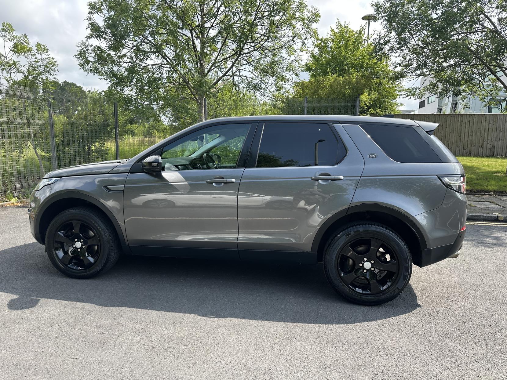 Land Rover Discovery Sport 2.0 TD4 Pure Edition SUV 5dr Diesel Manual 4WD Euro 6 (s/s) (5 Seat) (150 ps)