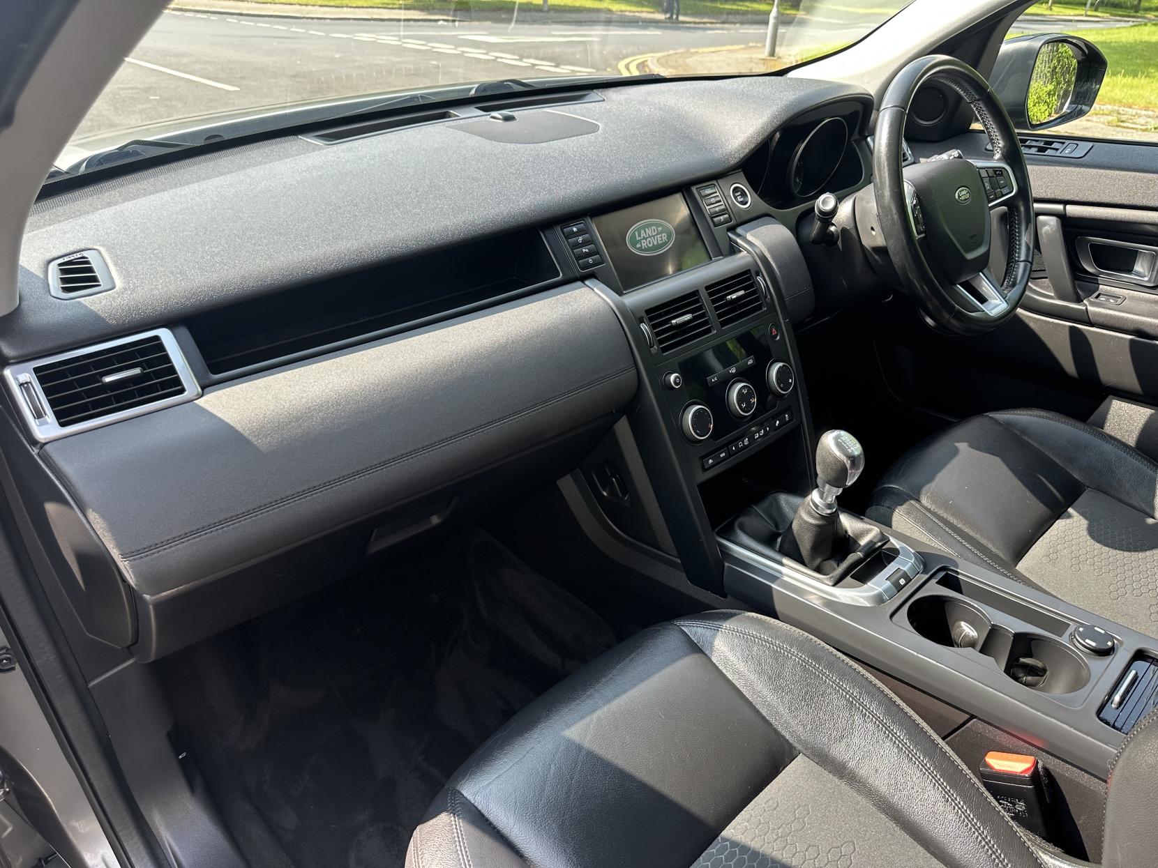 Land Rover Discovery Sport 2.0 TD4 Pure Edition SUV 5dr Diesel Manual 4WD Euro 6 (s/s) (5 Seat) (150 ps)