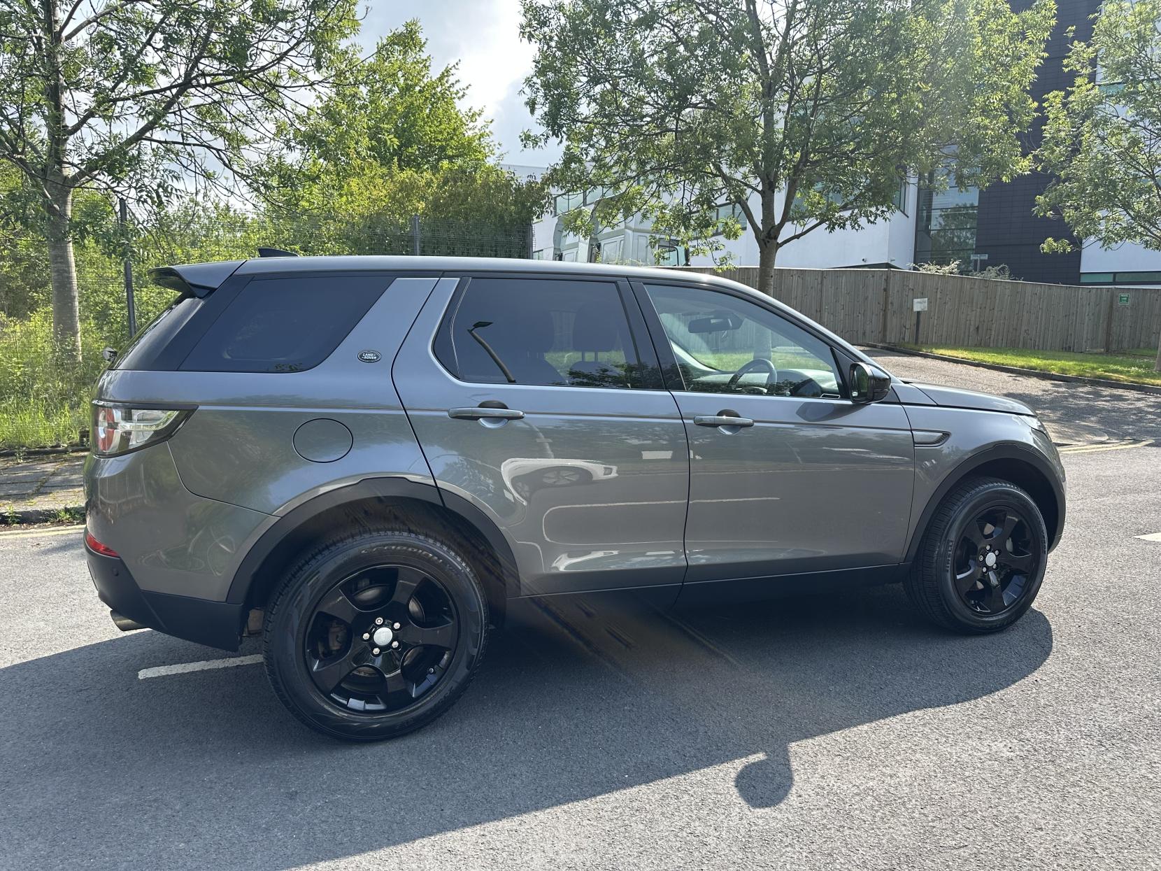 Land Rover Discovery Sport 2.0 TD4 Pure Edition SUV 5dr Diesel Manual 4WD Euro 6 (s/s) (5 Seat) (150 ps)