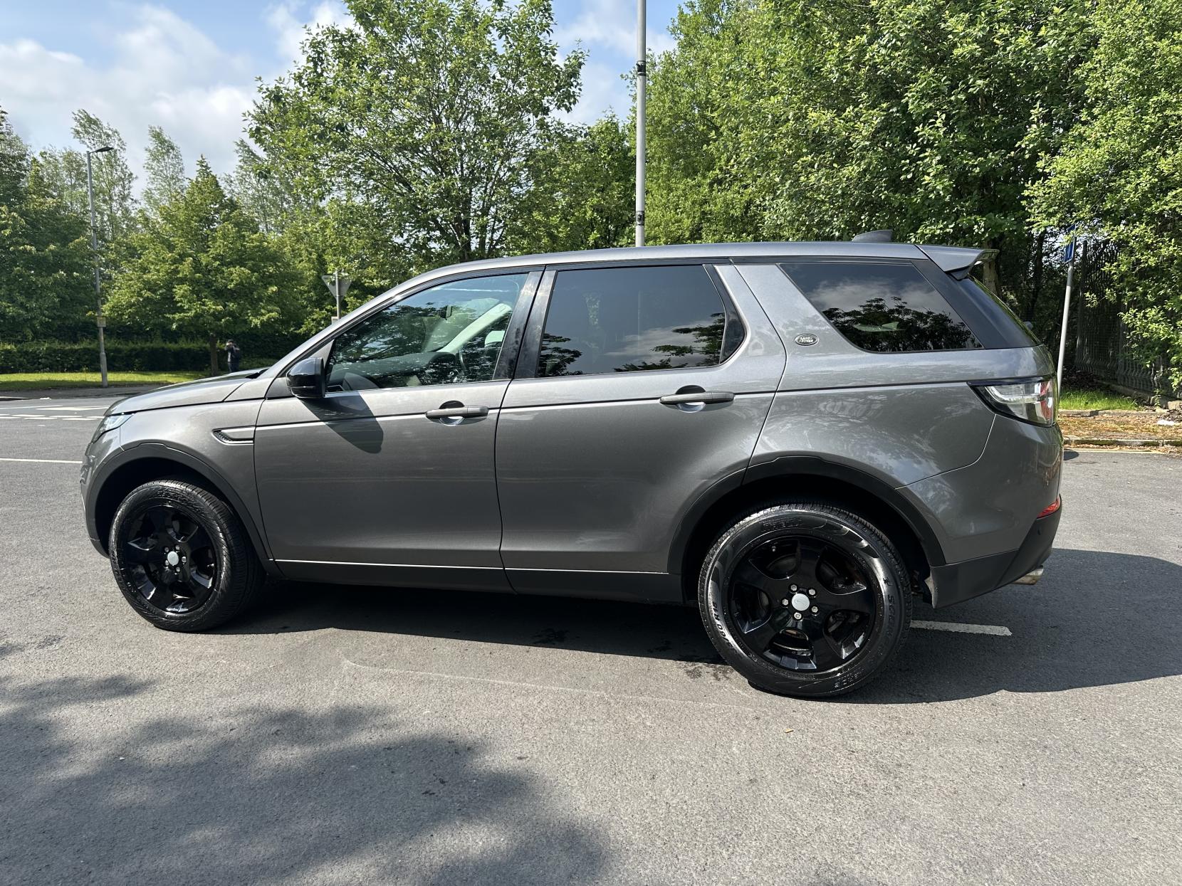 Land Rover Discovery Sport 2.0 TD4 Pure Edition SUV 5dr Diesel Manual 4WD Euro 6 (s/s) (5 Seat) (150 ps)