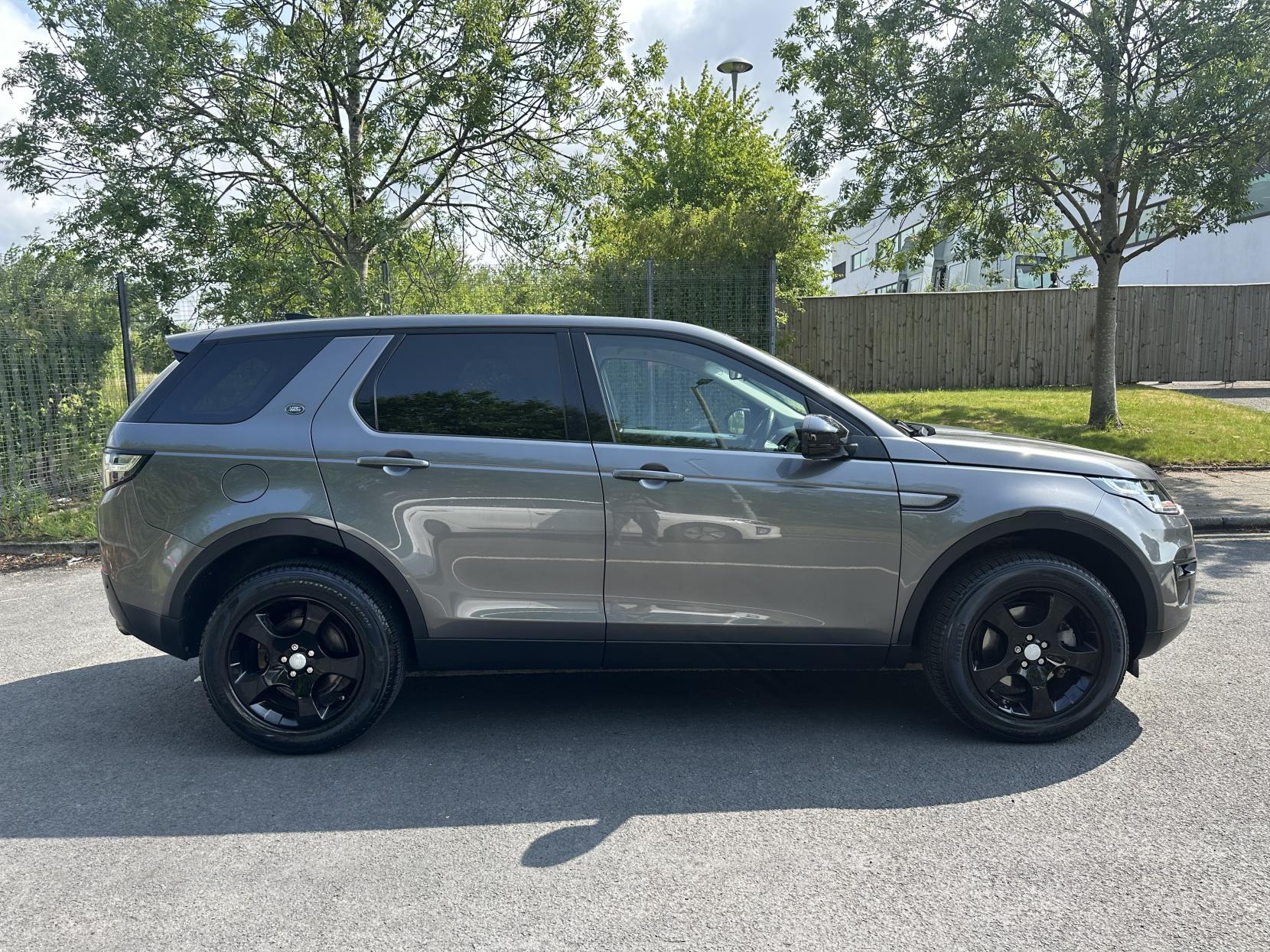 Land Rover Discovery Sport 2.0 TD4 Pure Edition SUV 5dr Diesel Manual 4WD Euro 6 (s/s) (5 Seat) (150 ps)