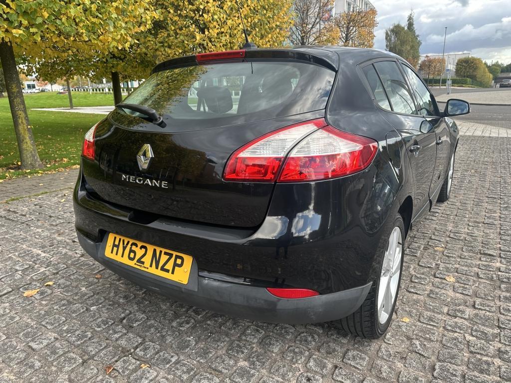 Renault MEGANE HATCHBACK 1.6 DYNAMIQUE TOMTOM VVT 5DR Manual