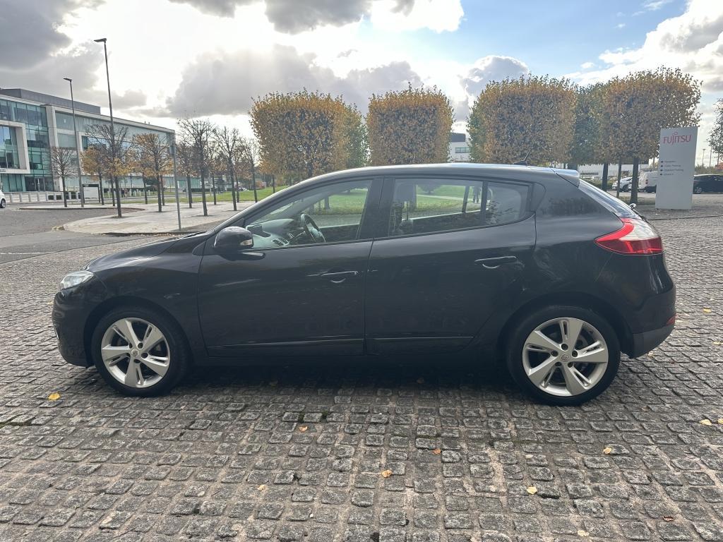 Renault MEGANE HATCHBACK 1.6 DYNAMIQUE TOMTOM VVT 5DR Manual