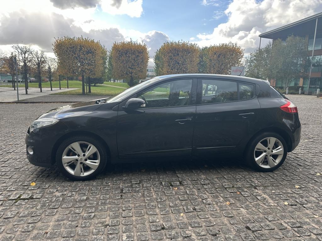 Renault MEGANE HATCHBACK 1.6 DYNAMIQUE TOMTOM VVT 5DR Manual