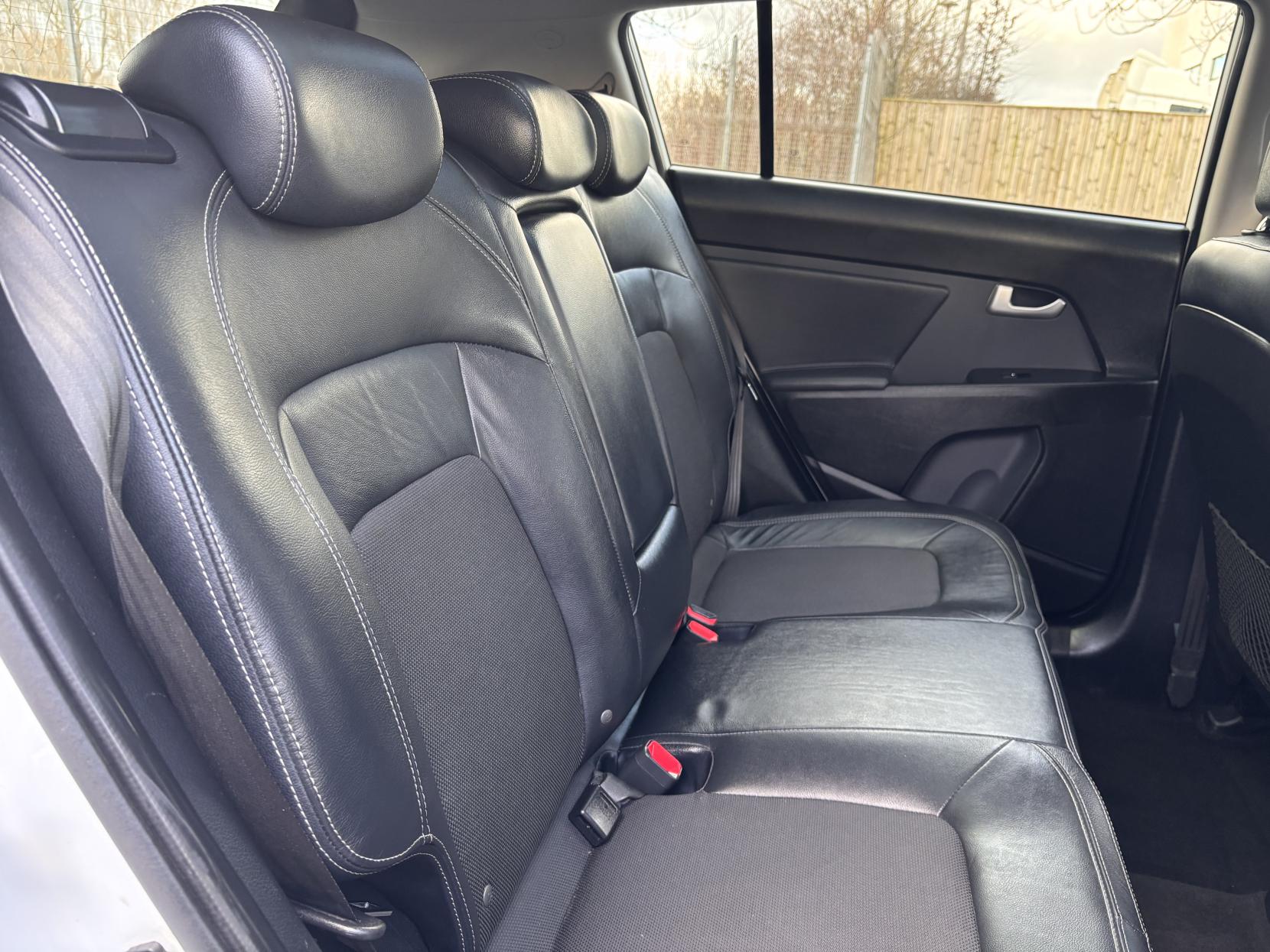 Kia Sportage 1.7 CRDi EcoDynamics 2 SUV 5dr Diesel Manual 2WD Euro 6 (s/s) (114 bhp)