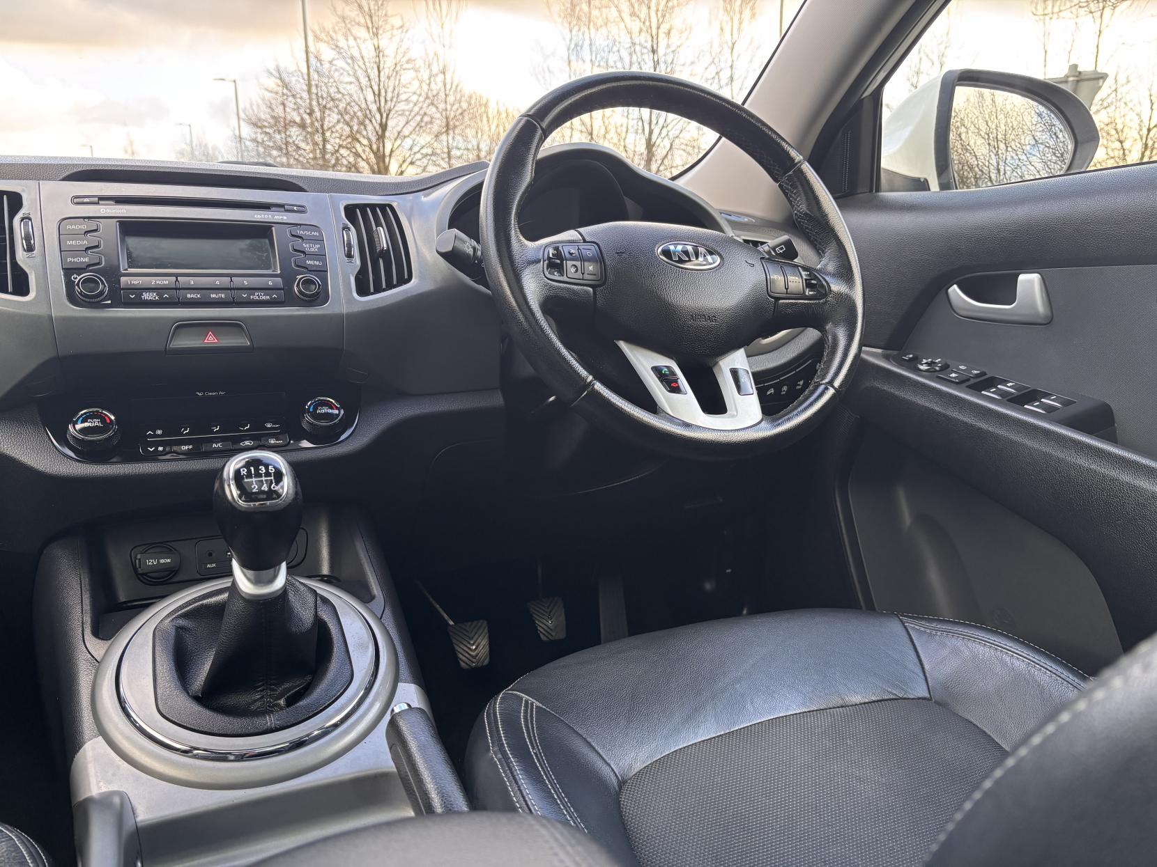 Kia Sportage 1.7 CRDi EcoDynamics 2 SUV 5dr Diesel Manual 2WD Euro 6 (s/s) (114 bhp)