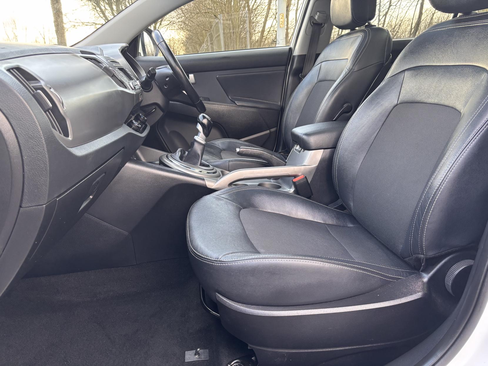 Kia Sportage 1.7 CRDi EcoDynamics 2 SUV 5dr Diesel Manual 2WD Euro 6 (s/s) (114 bhp)