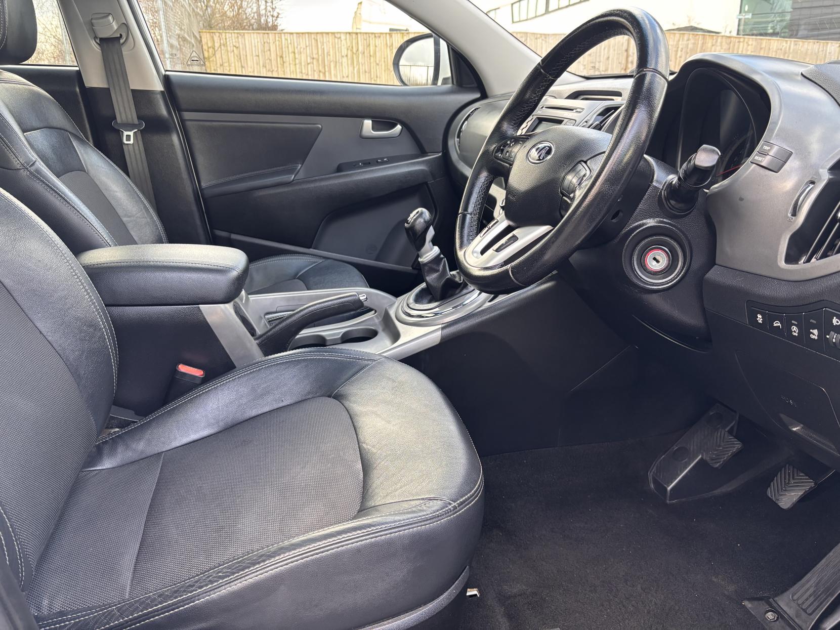 Kia Sportage 1.7 CRDi EcoDynamics 2 SUV 5dr Diesel Manual 2WD Euro 6 (s/s) (114 bhp)