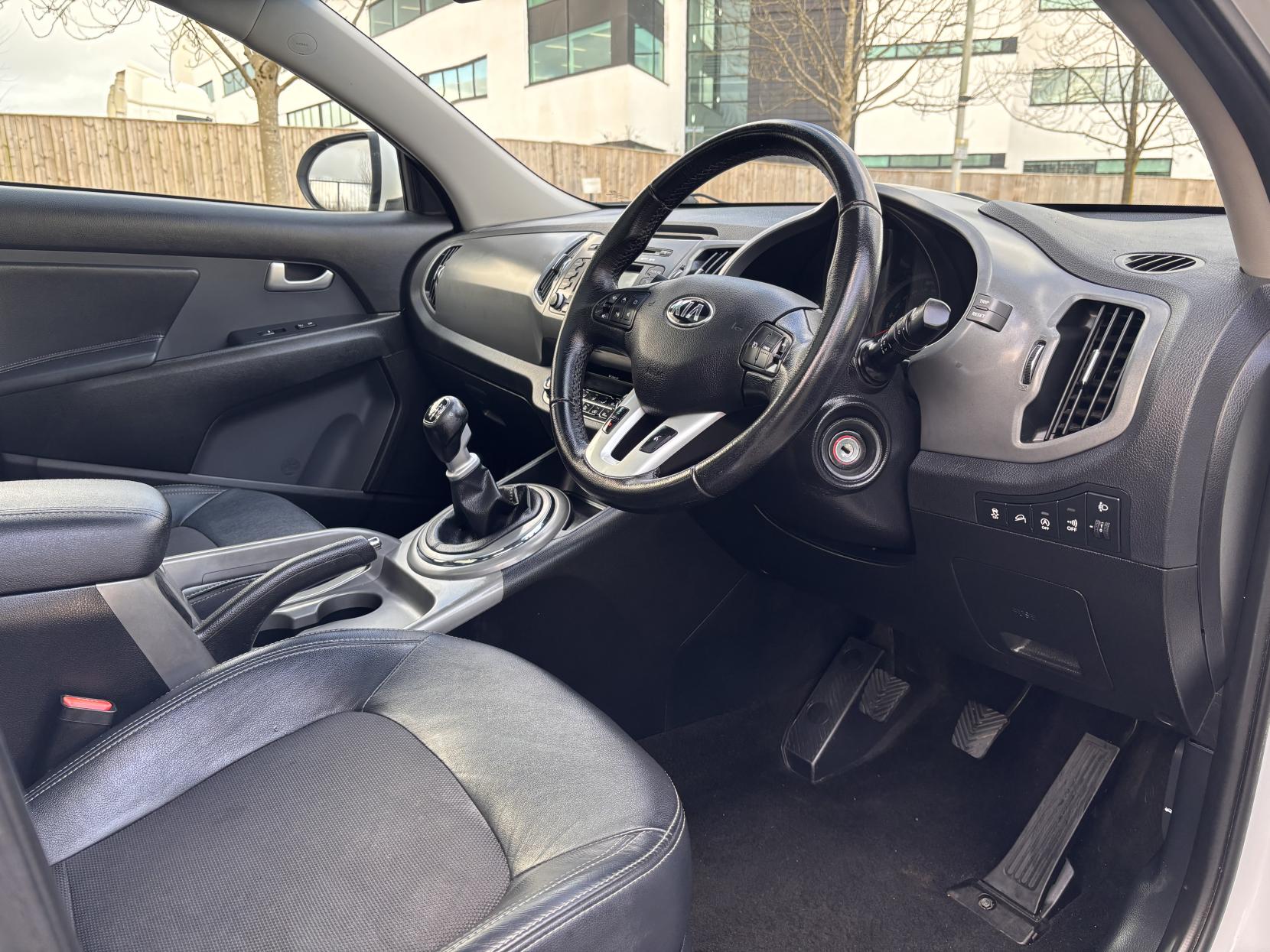 Kia Sportage 1.7 CRDi EcoDynamics 2 SUV 5dr Diesel Manual 2WD Euro 6 (s/s) (114 bhp)