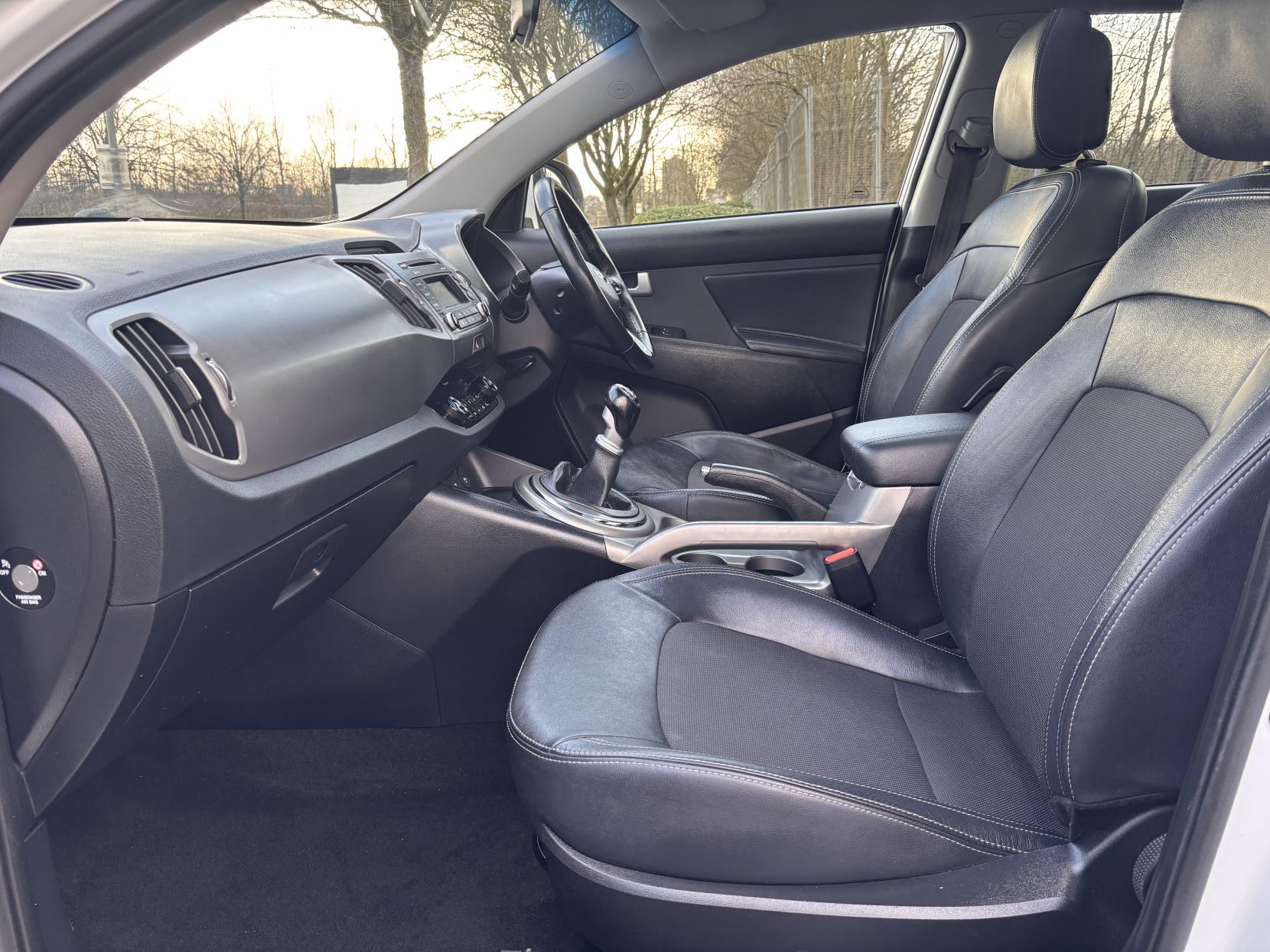 Kia Sportage 1.7 CRDi EcoDynamics 2 SUV 5dr Diesel Manual 2WD Euro 6 (s/s) (114 bhp)