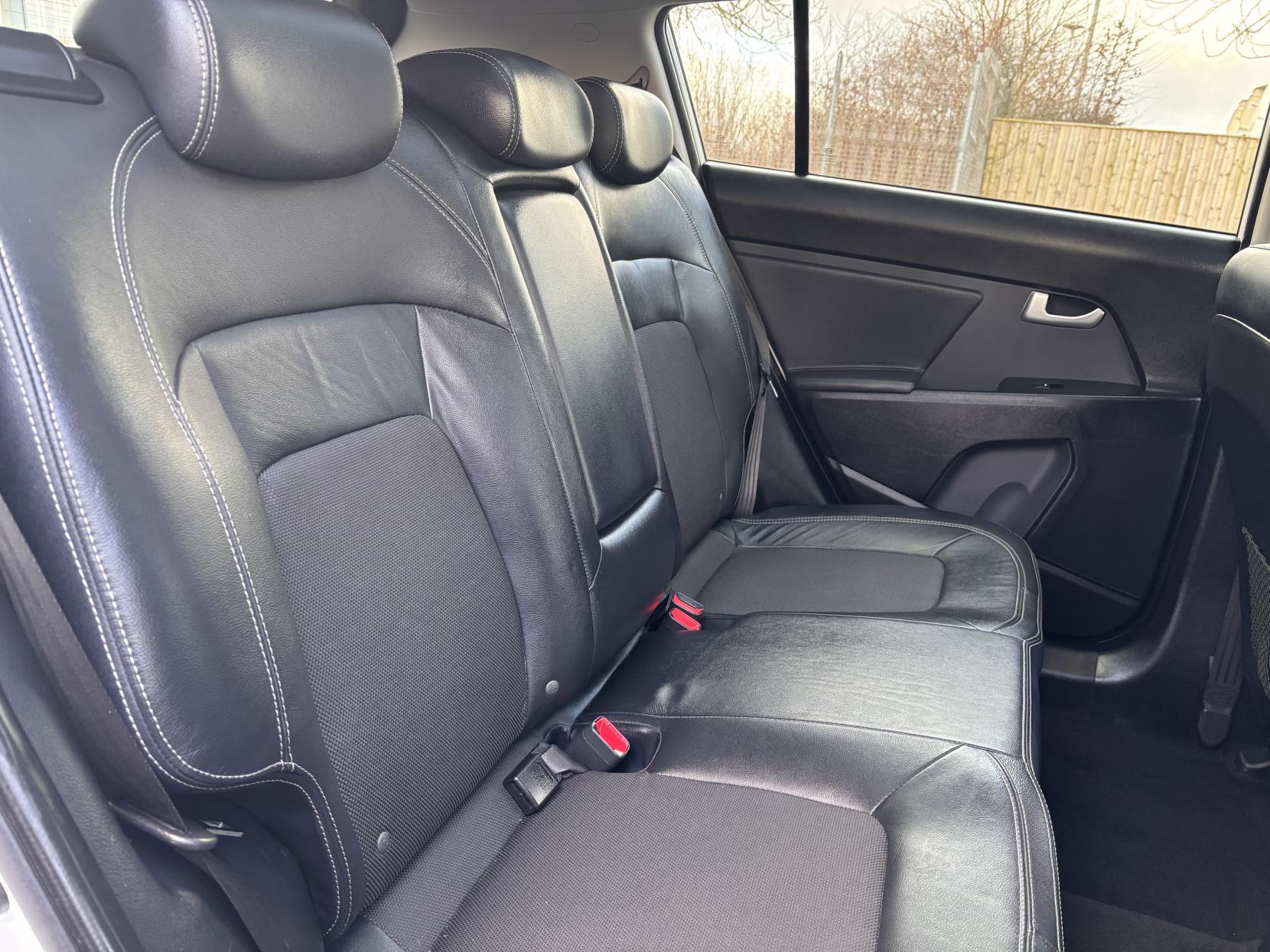 Kia Sportage 1.7 CRDi EcoDynamics 2 SUV 5dr Diesel Manual 2WD Euro 6 (s/s) (114 bhp)