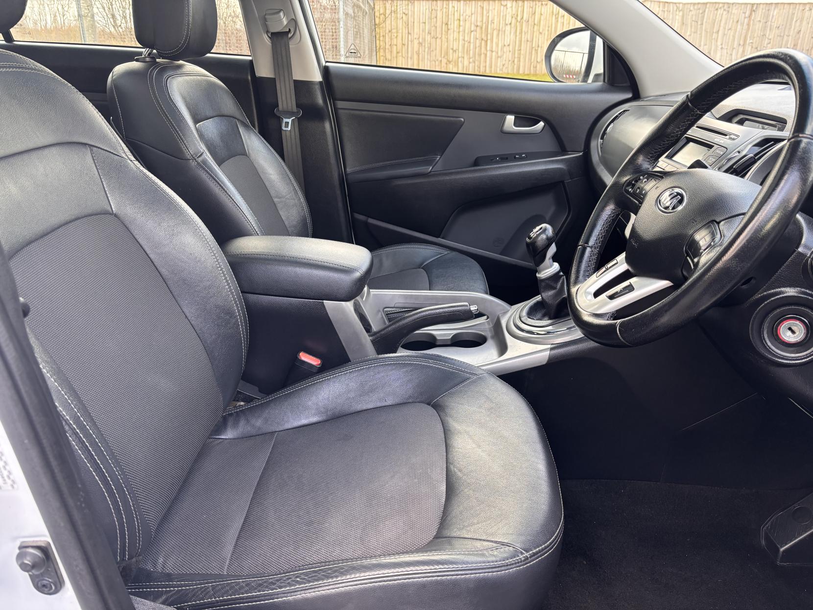 Kia Sportage 1.7 CRDi EcoDynamics 2 SUV 5dr Diesel Manual 2WD Euro 6 (s/s) (114 bhp)