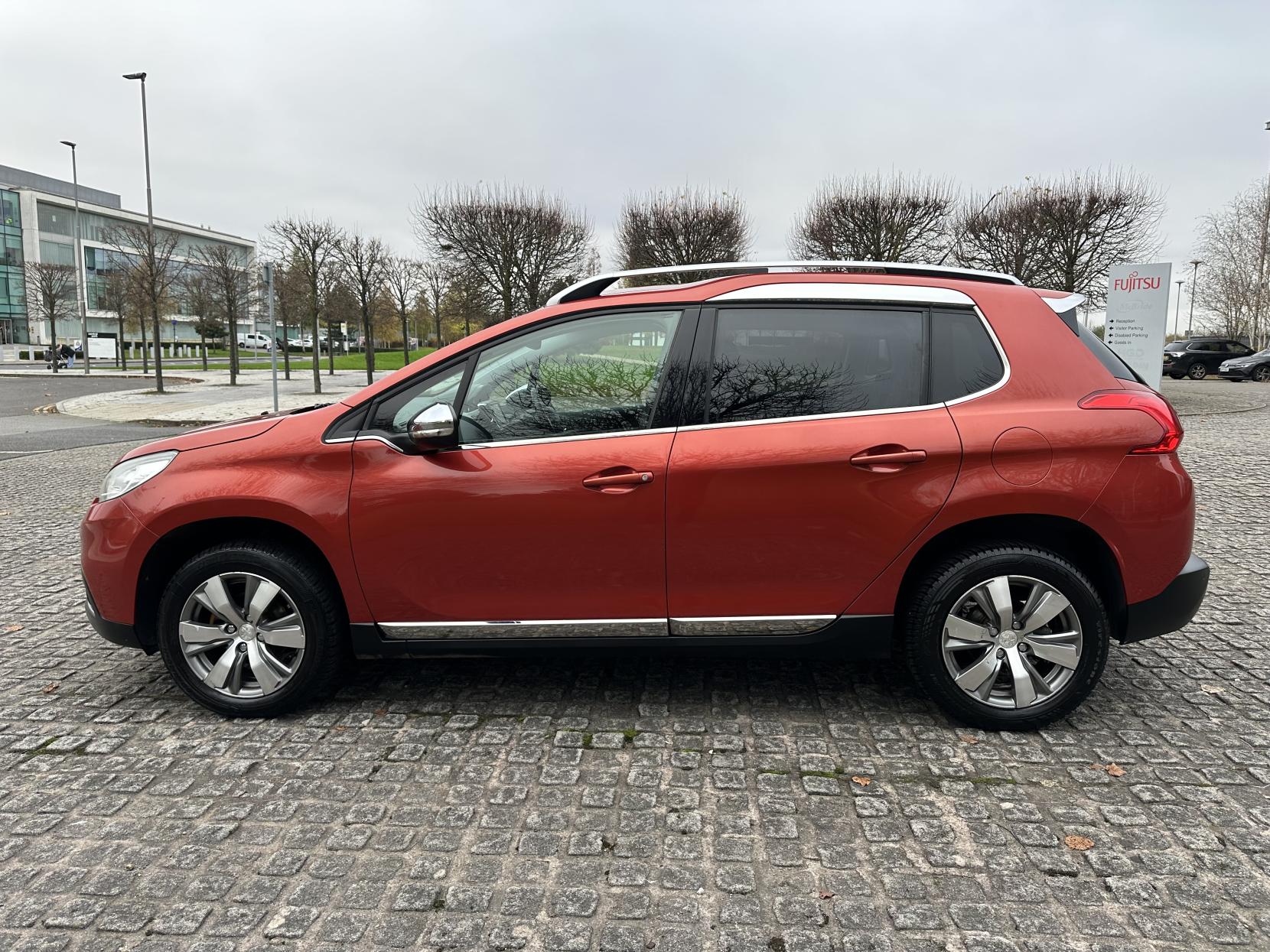 Peugeot 2008 1.2 VTi PureTech Allure SUV 5dr Petrol Manual Euro 5 (82 ps)