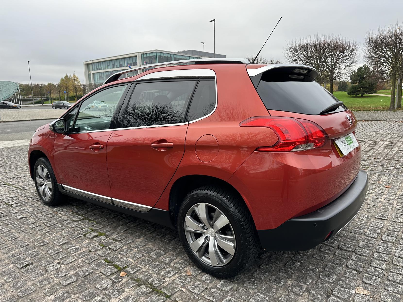 Peugeot 2008 1.2 VTi PureTech Allure SUV 5dr Petrol Manual Euro 5 (82 ps)