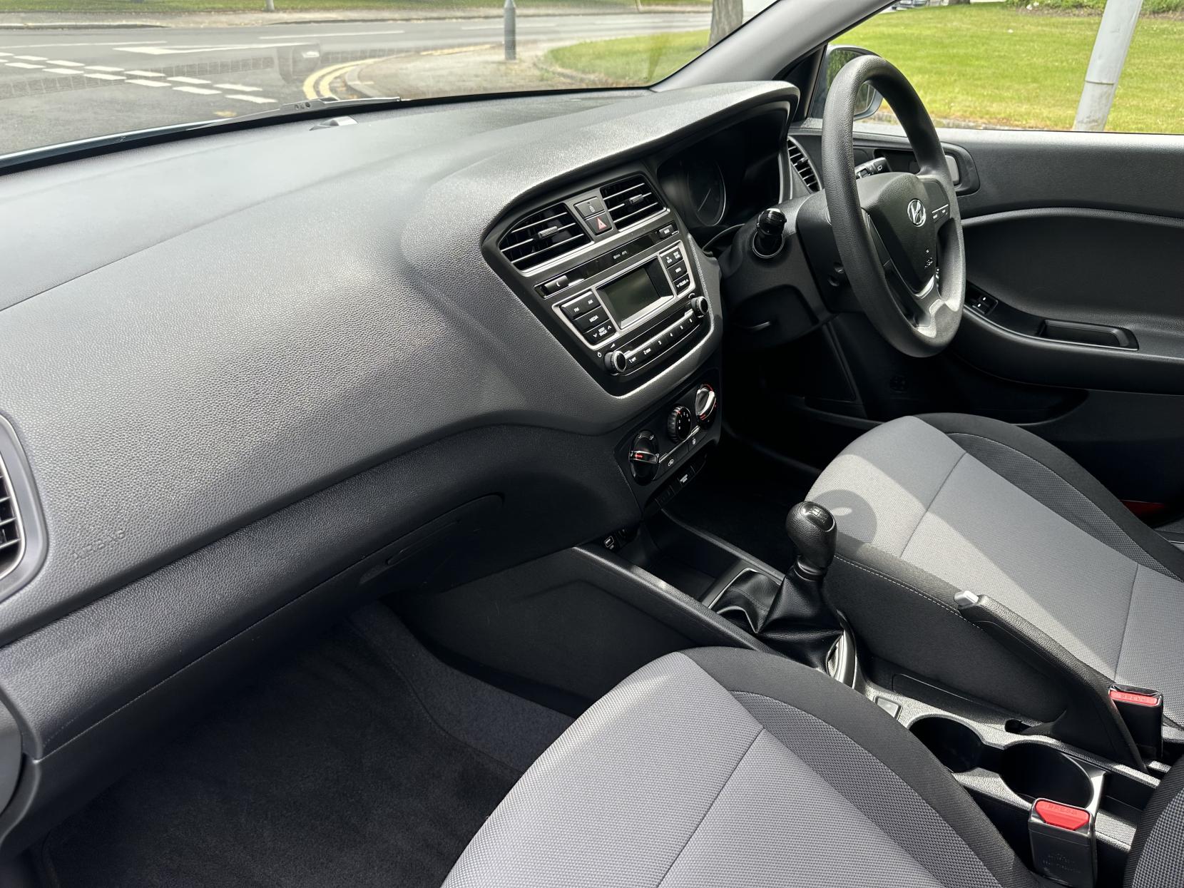 Hyundai i20 1.2 S Hatchback 5dr Petrol Manual Euro 6 (75 ps)